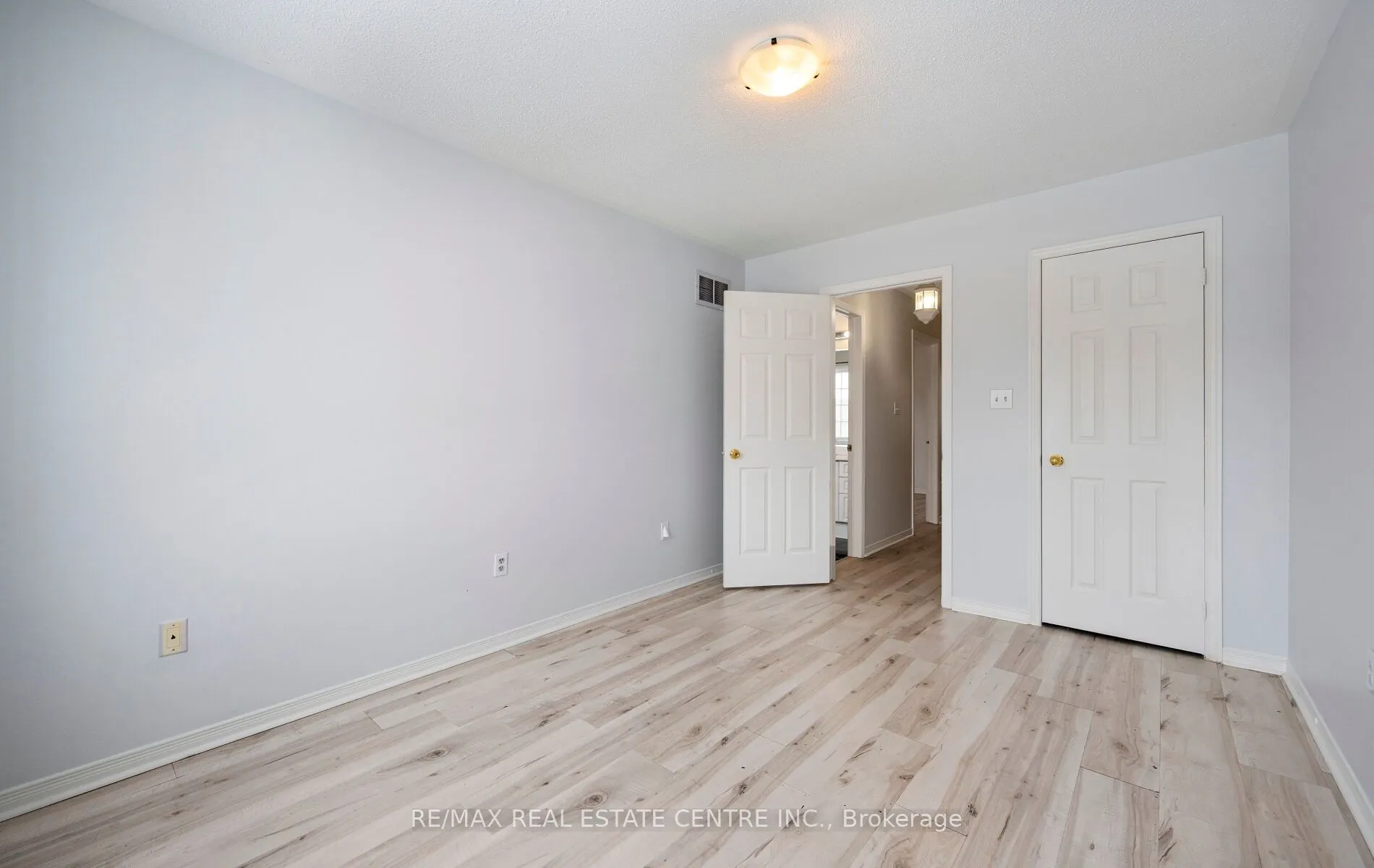 15 Revelstoke Place