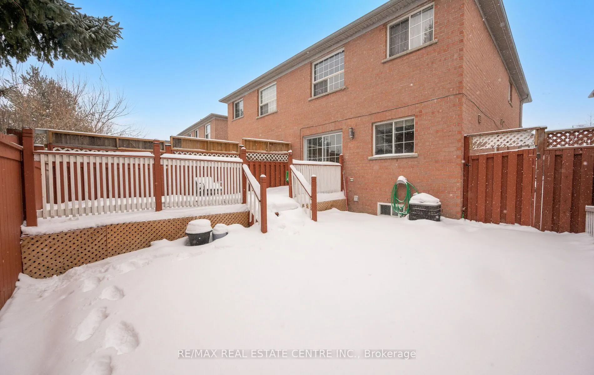 15 Revelstoke Place