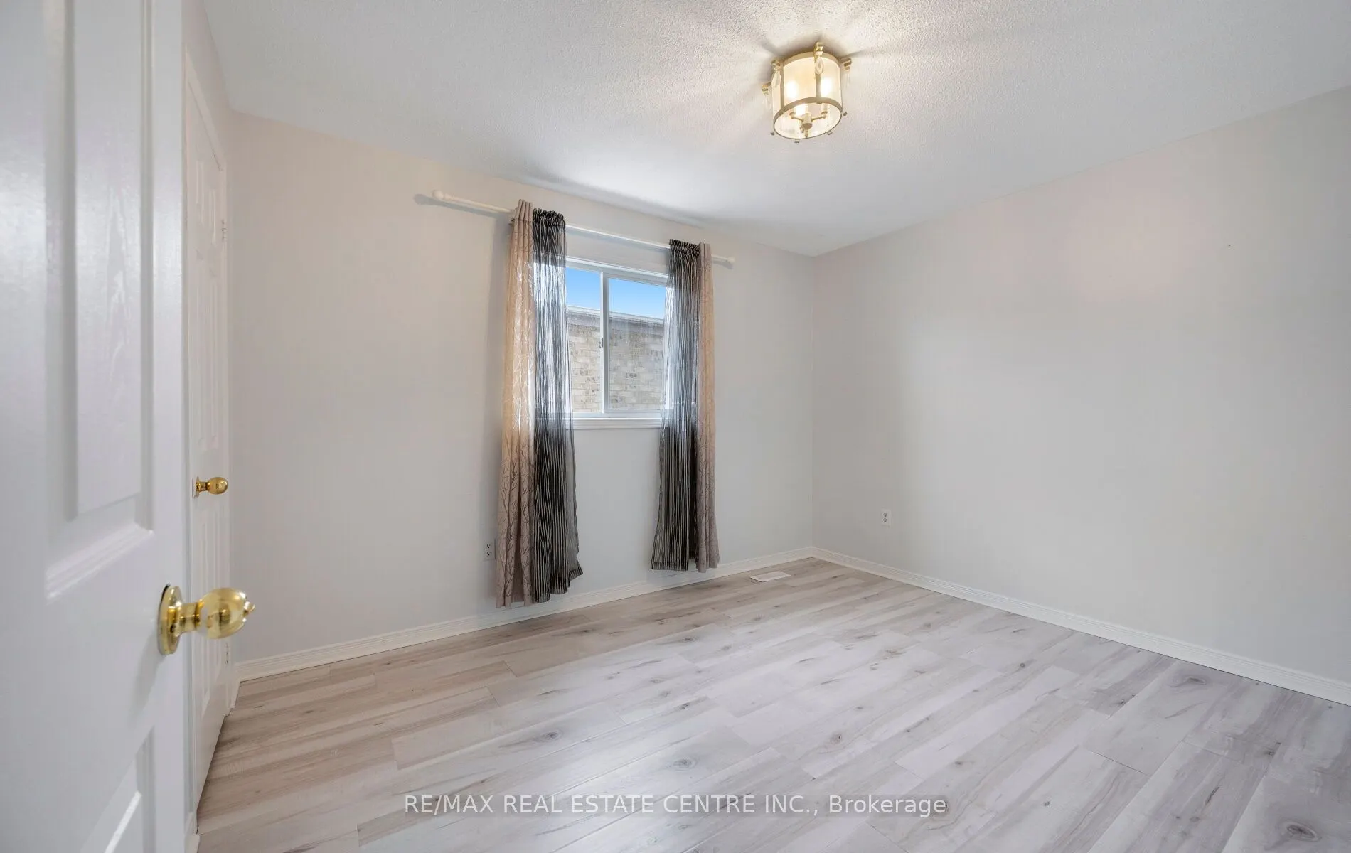 15 Revelstoke Place
