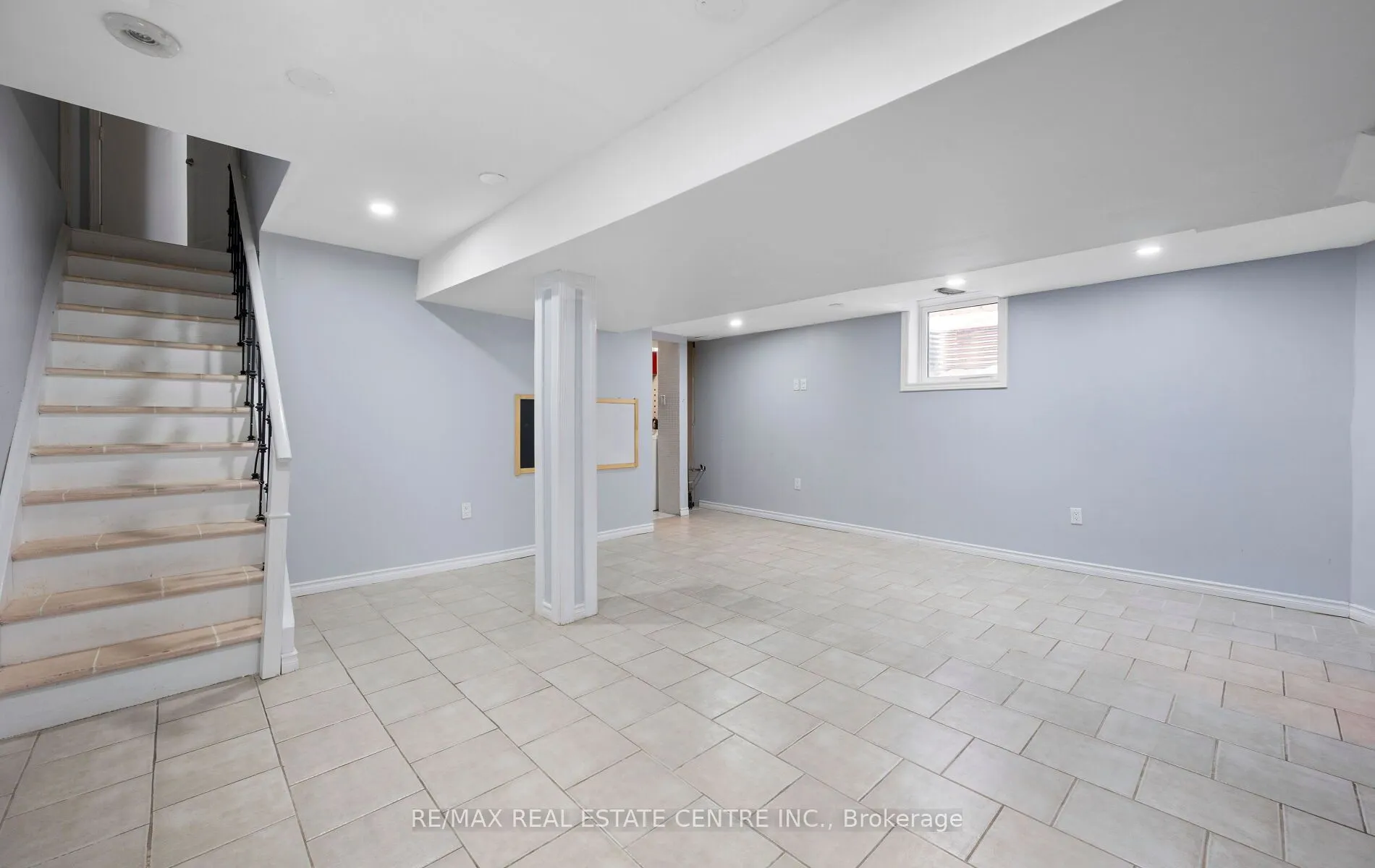 15 Revelstoke Place