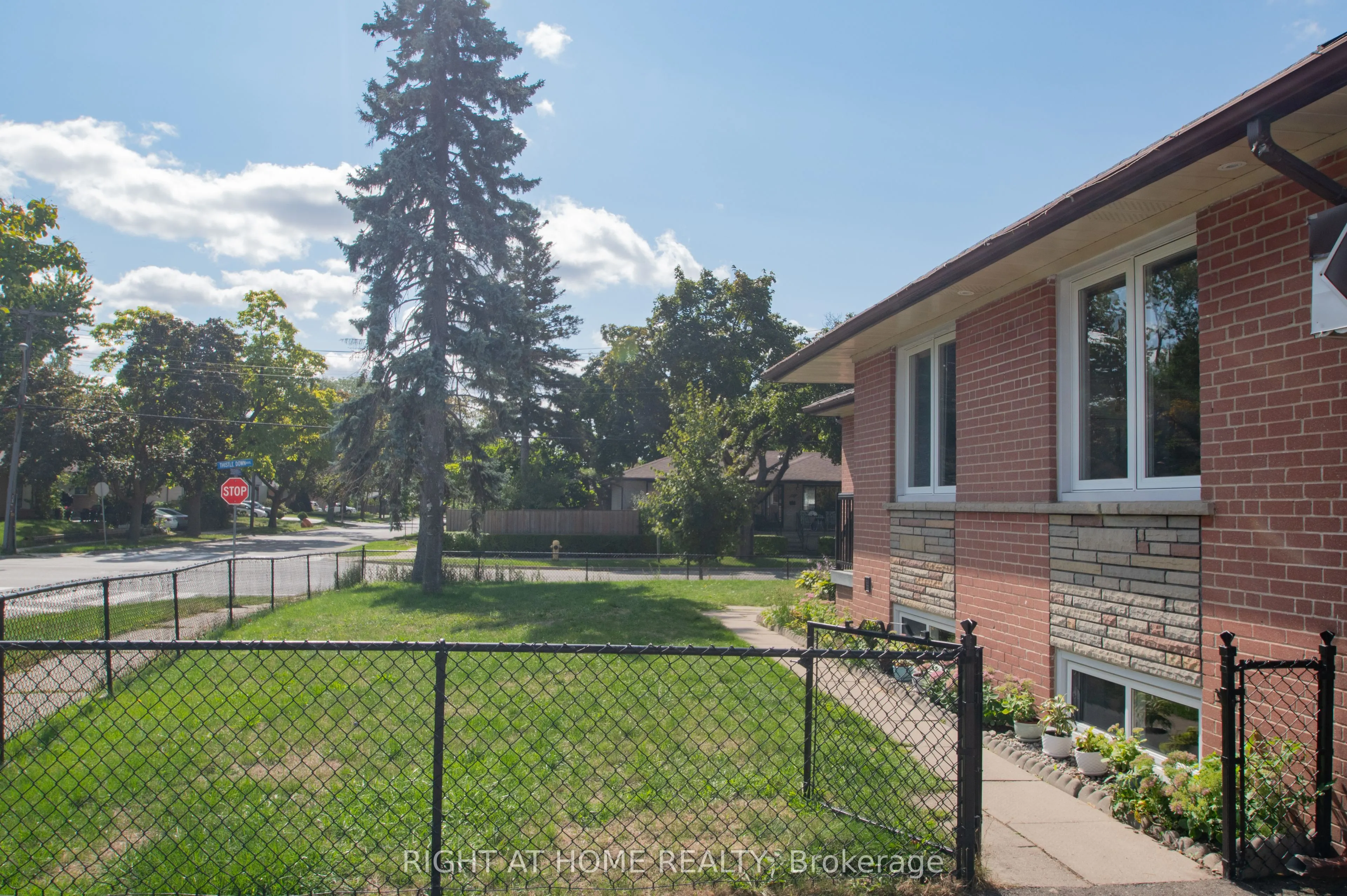 65 Bridgenorth Crescent
