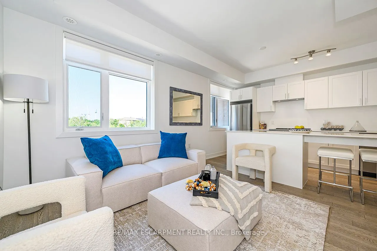 1075 Douglas McCurdy Common #251