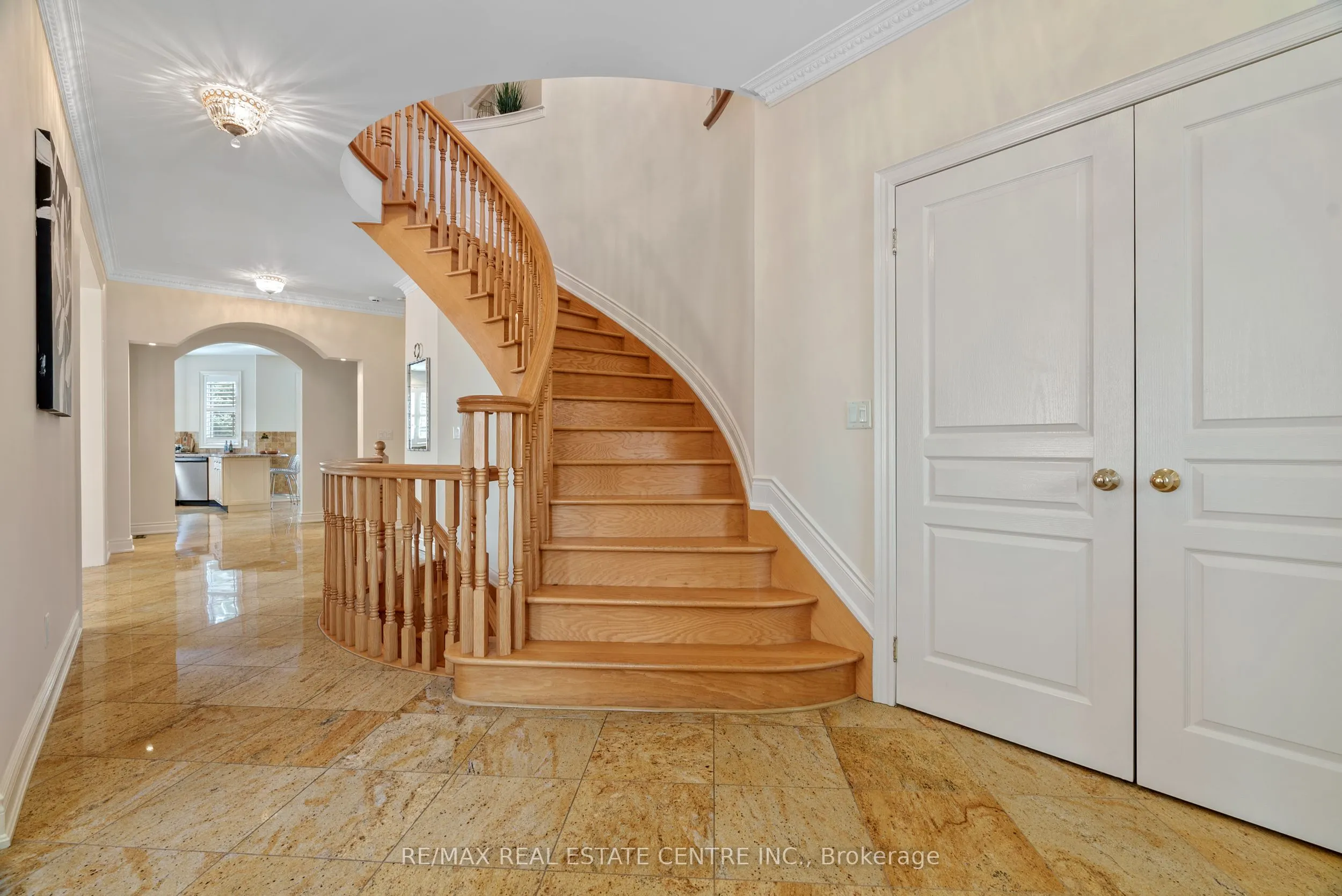 645 Cranleigh Court