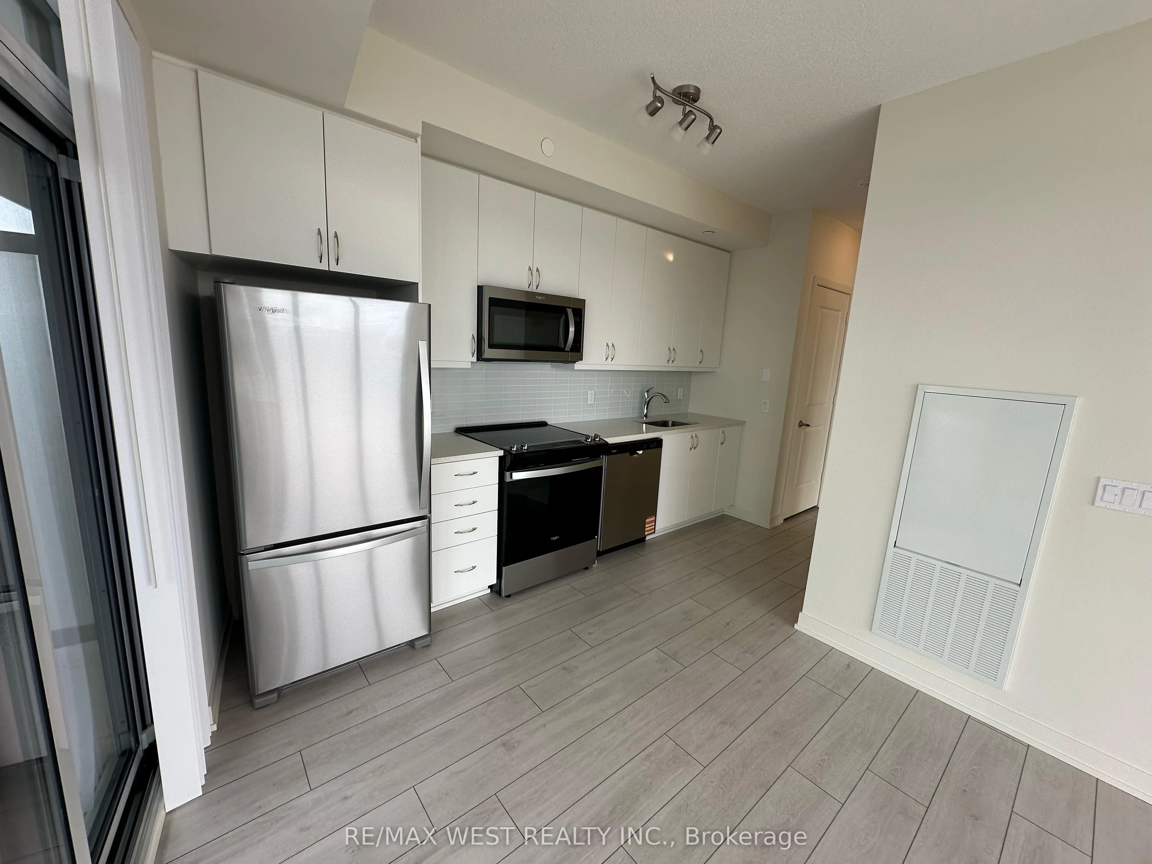 38 Annie Craig Drive #2511