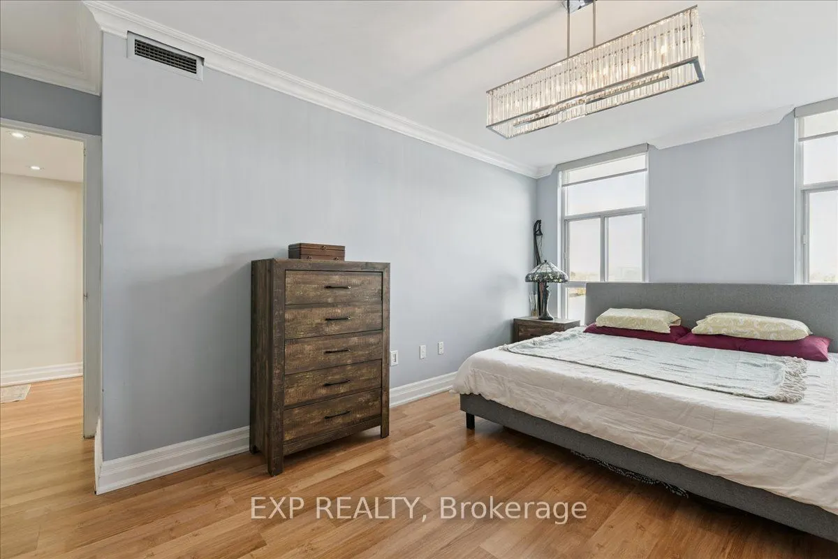 44 Longbourne Drive #412