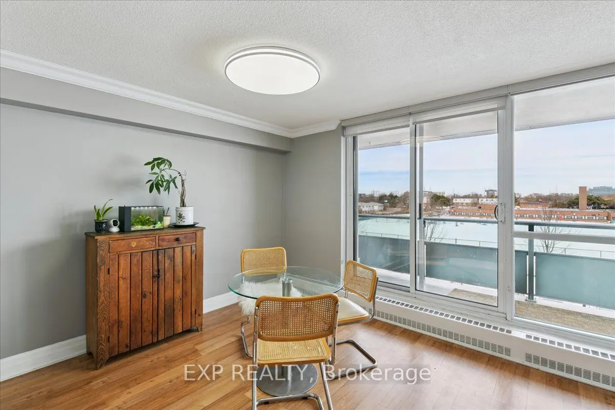44 Longbourne Drive #412