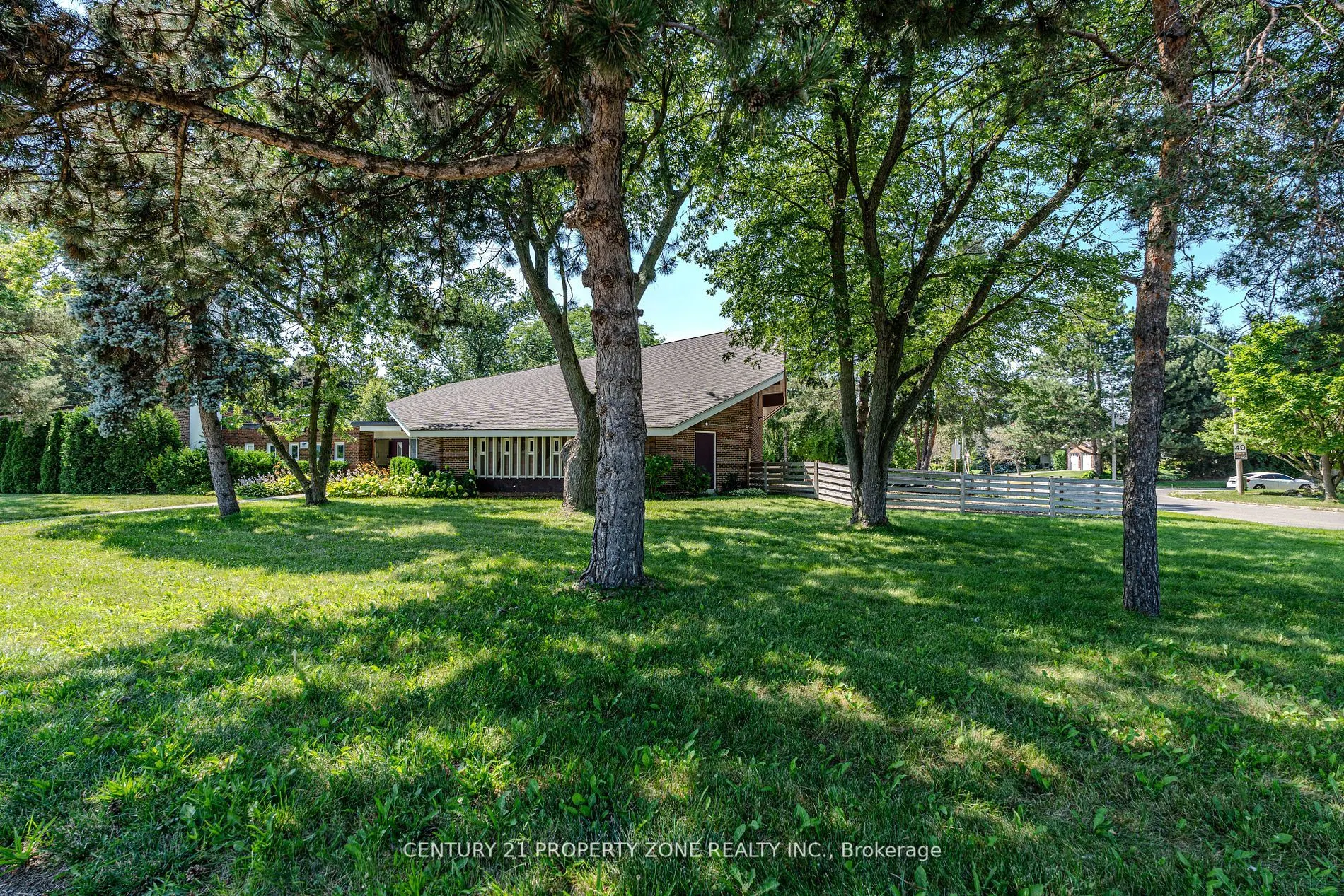 1261 North Sherdian Way