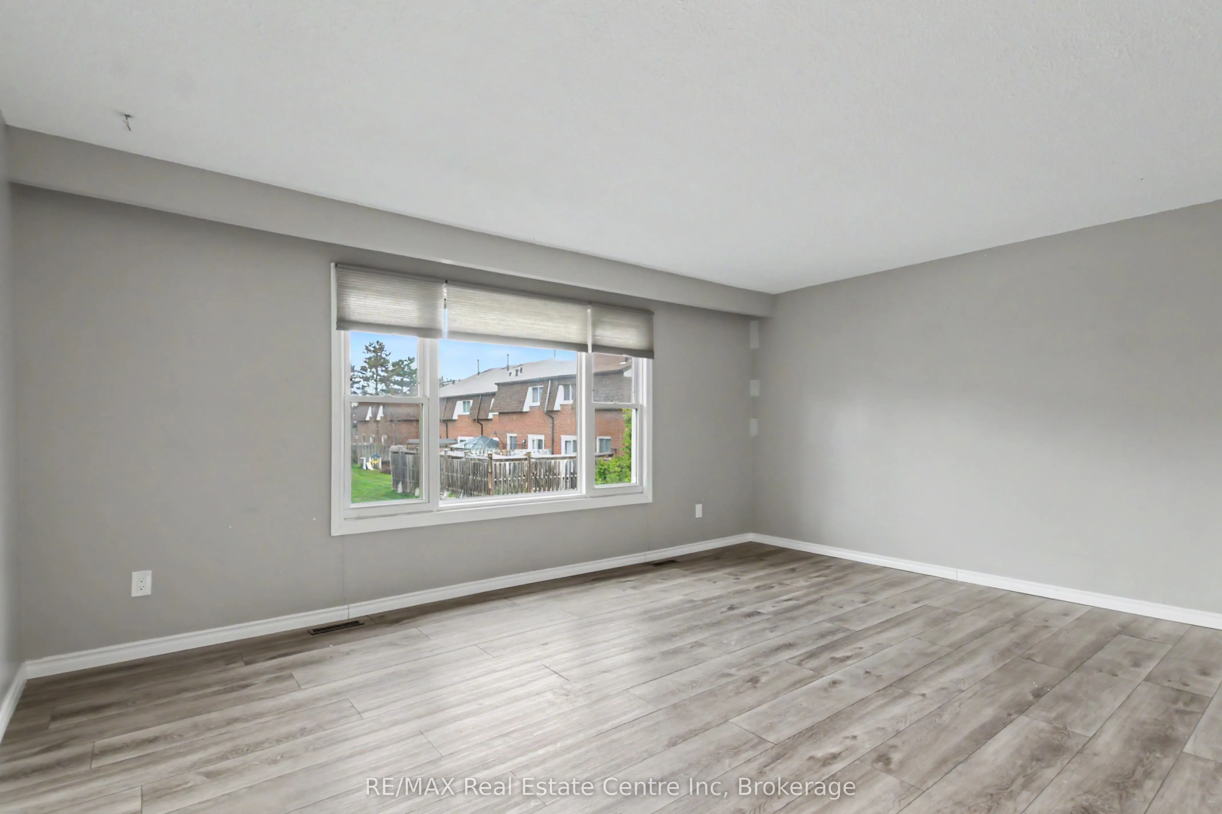 371 Bronte Street S #49