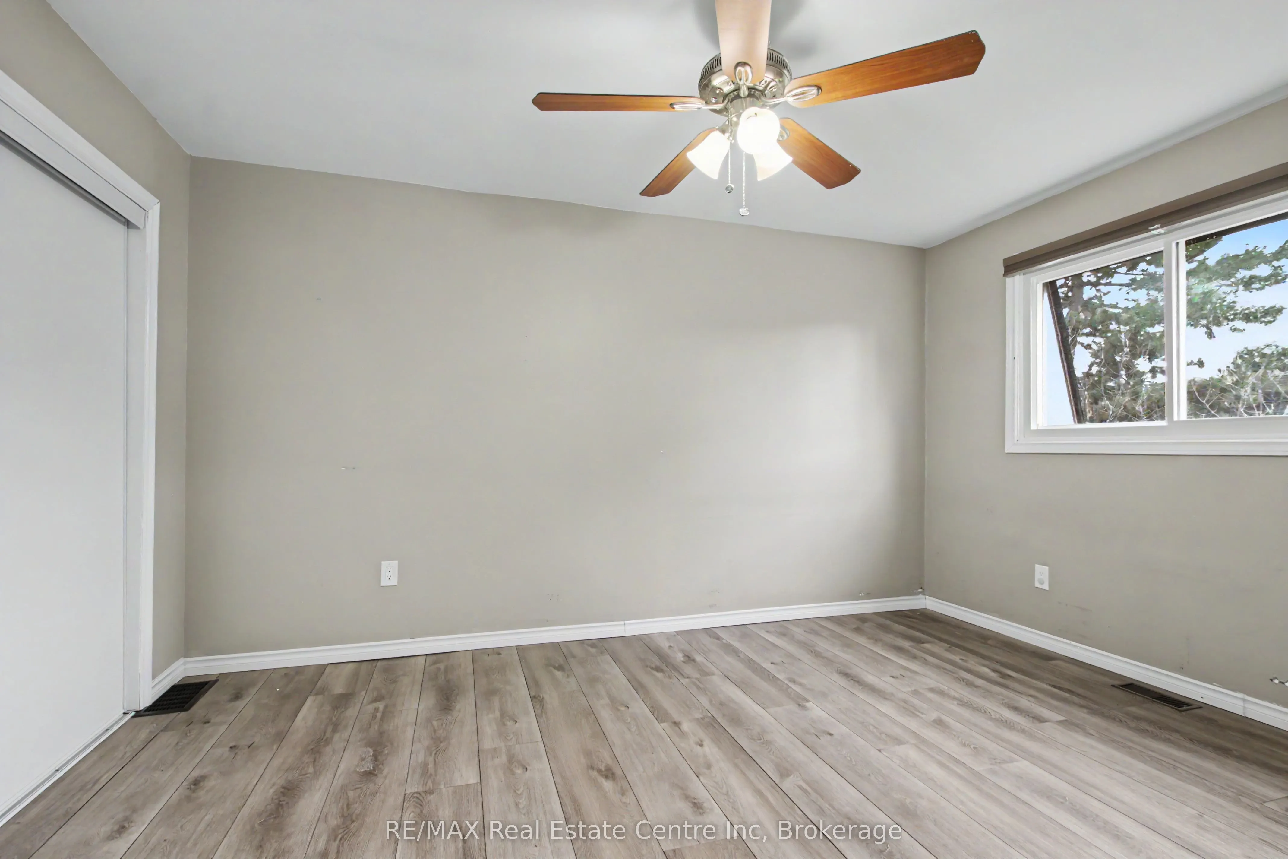 371 Bronte Street S #49