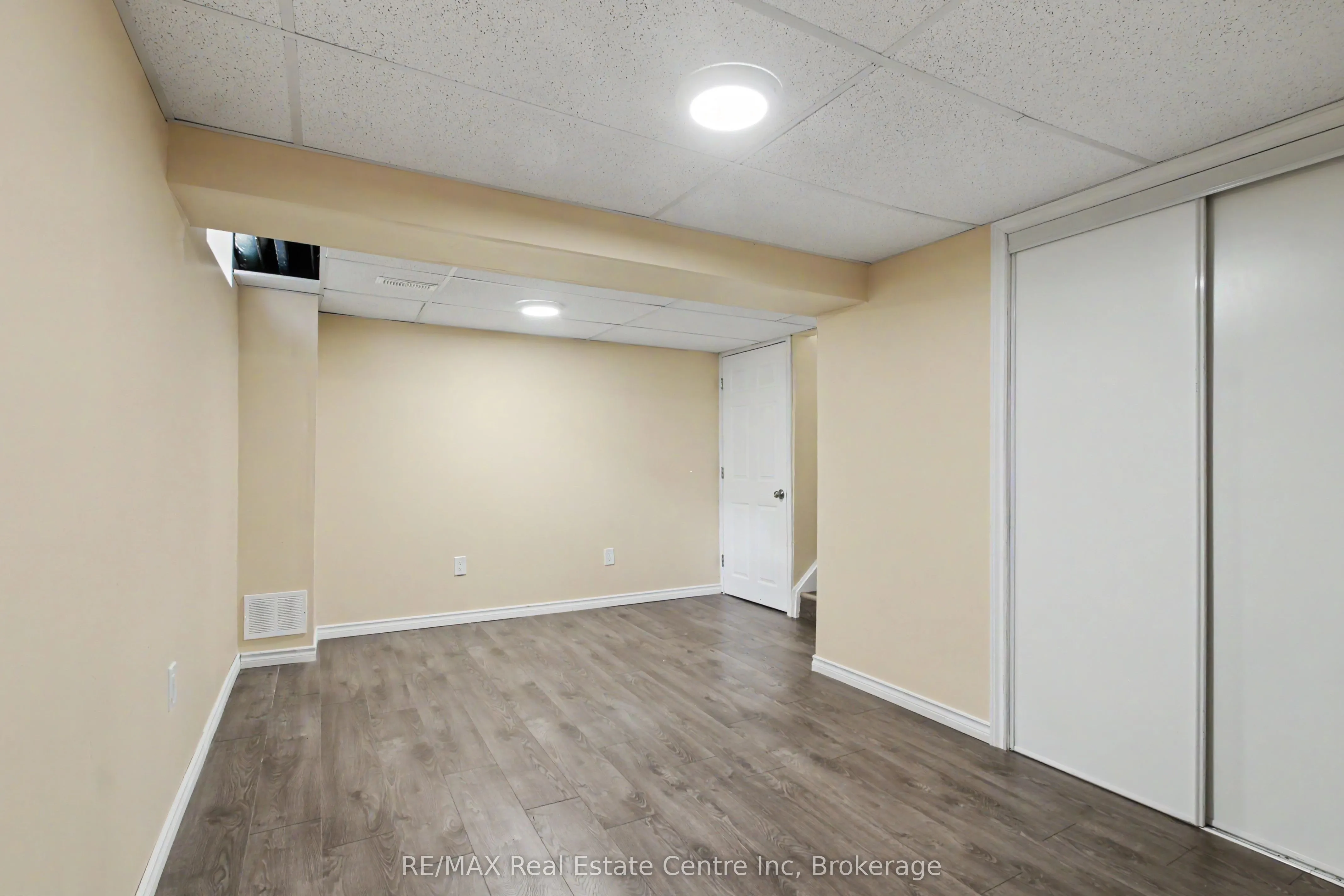 371 Bronte Street S #49