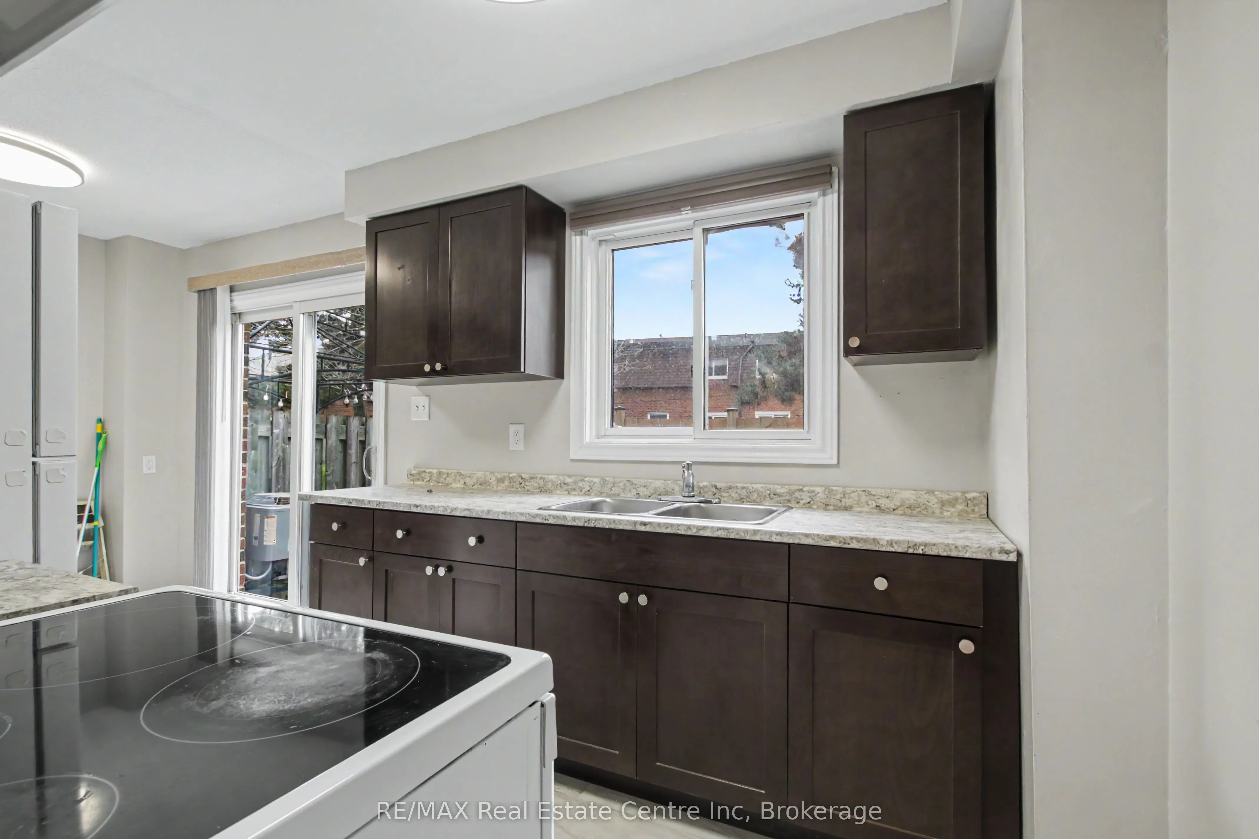 371 Bronte Street S #49