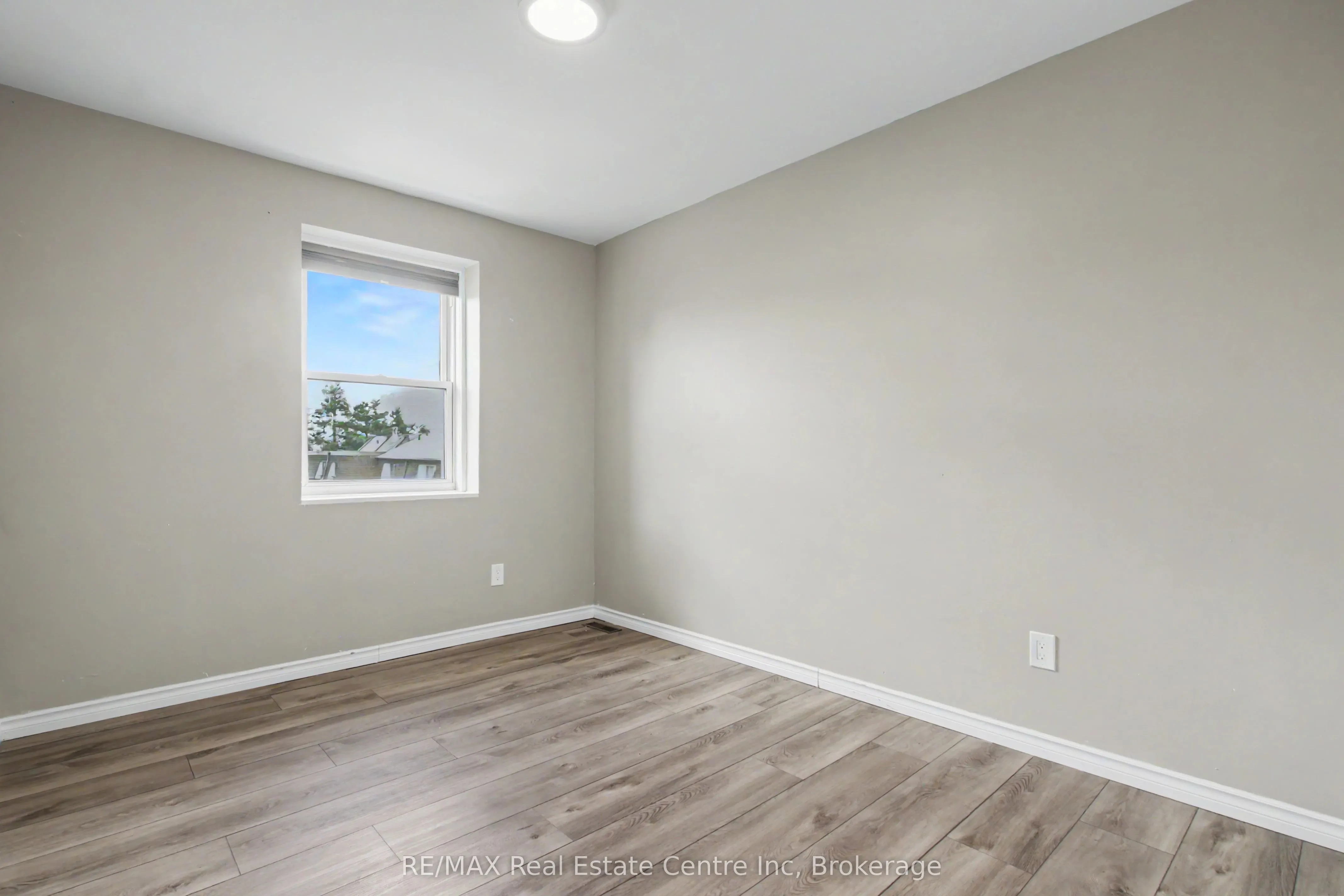 371 Bronte Street S #49