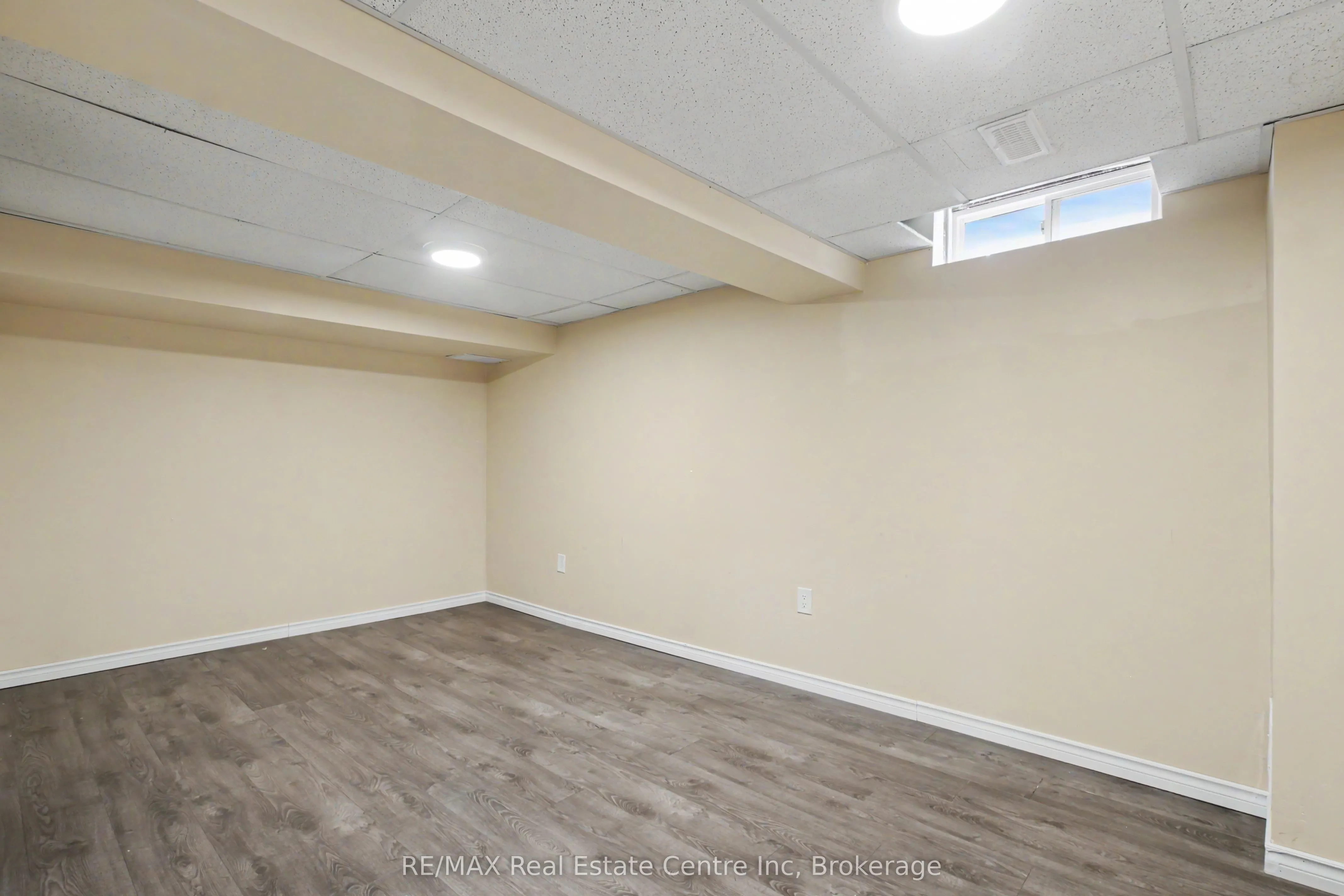371 Bronte Street S #49