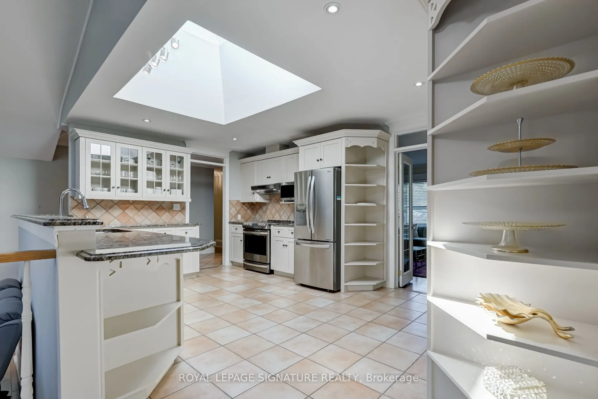 383 Maplehurst Avenue