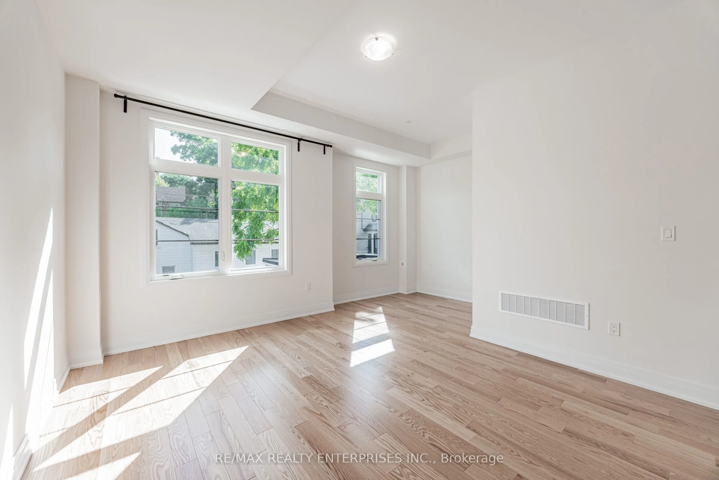 209 Wyndham Street