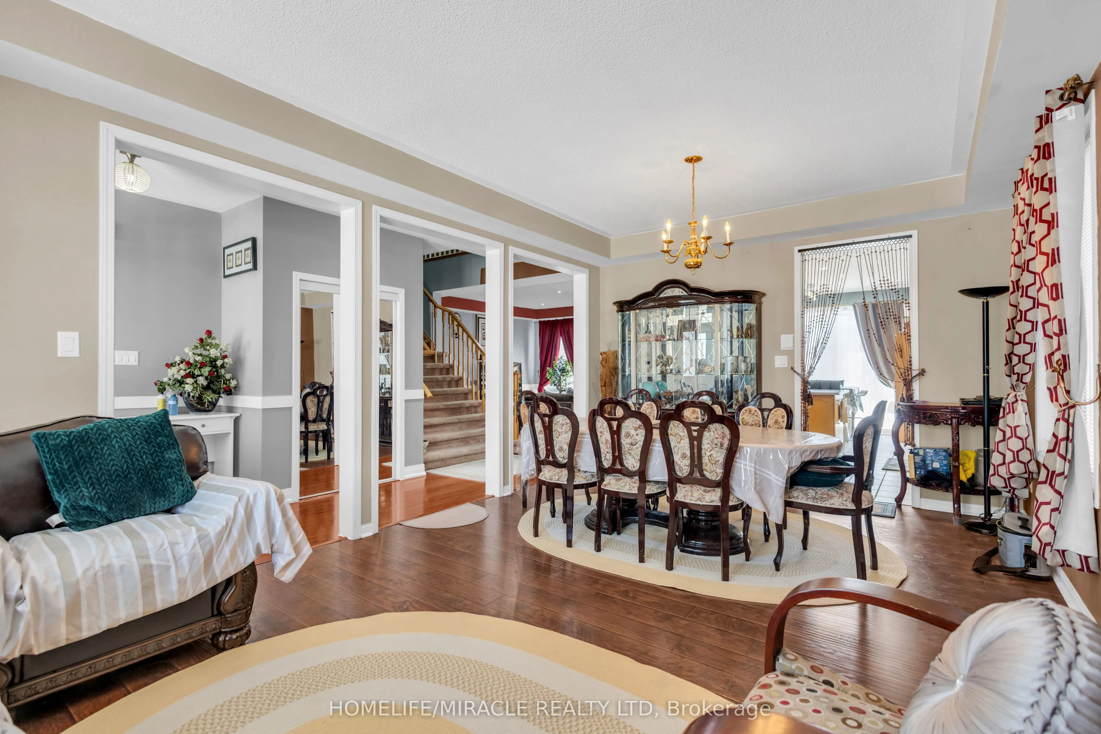 28 Latania Boulevard