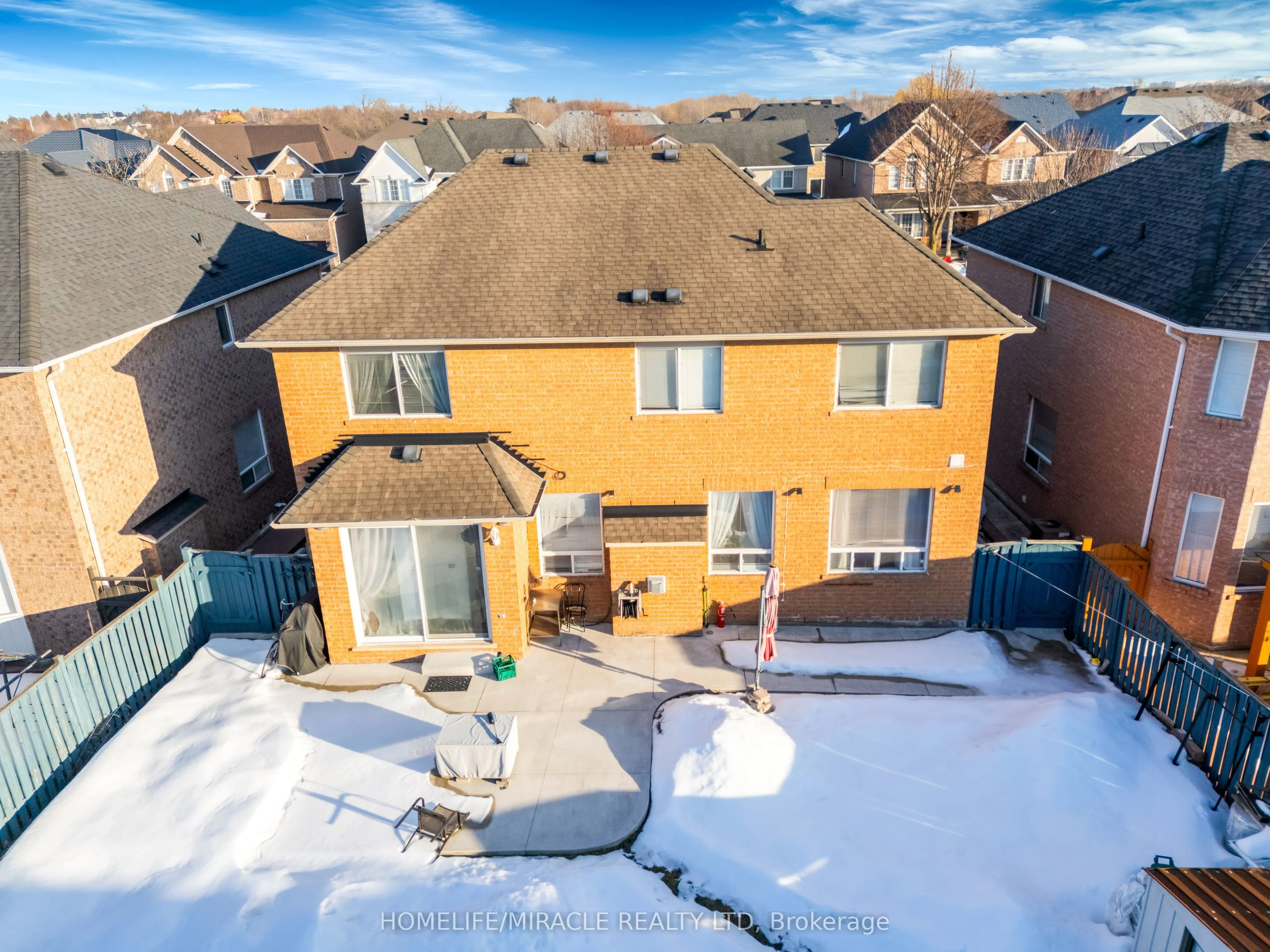 28 Latania Boulevard