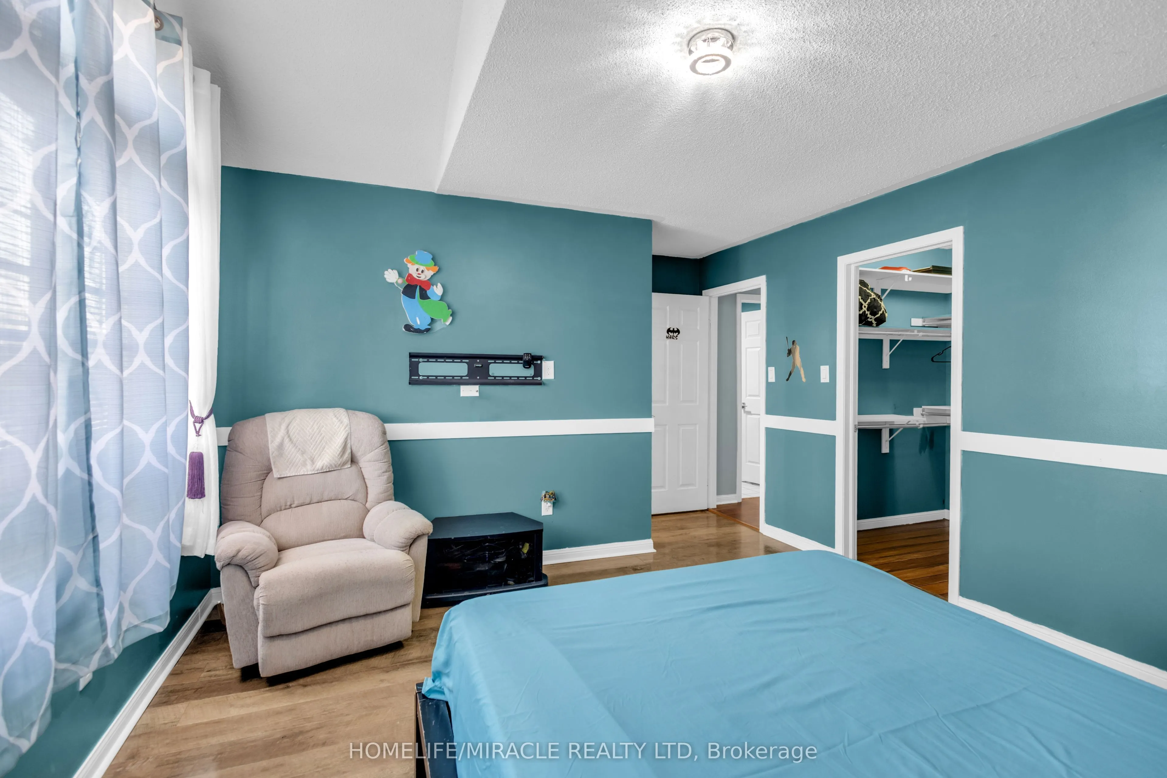 28 Latania Boulevard
