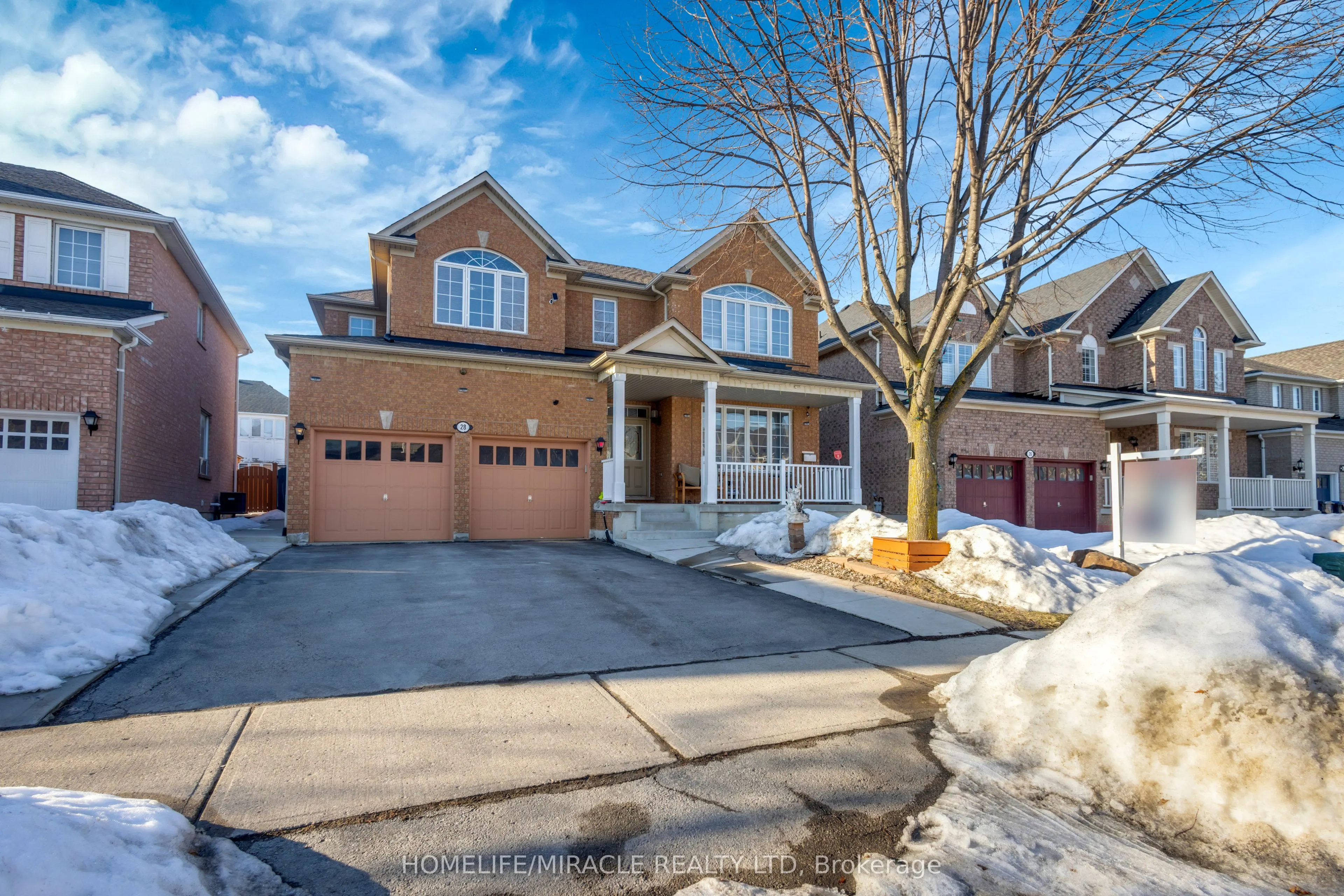 28 Latania Boulevard