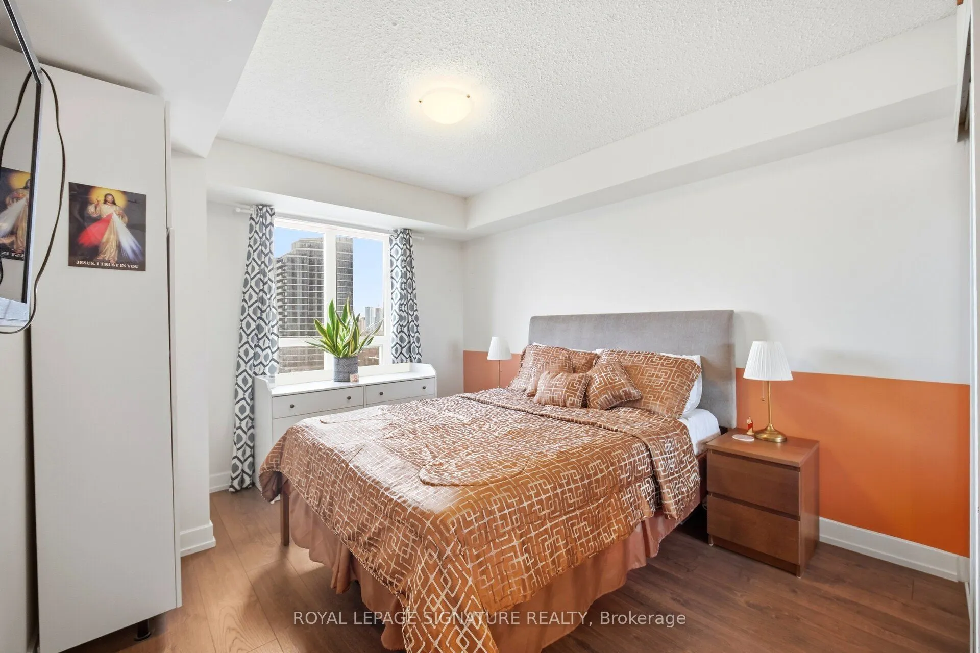 2 Eva Road E #926