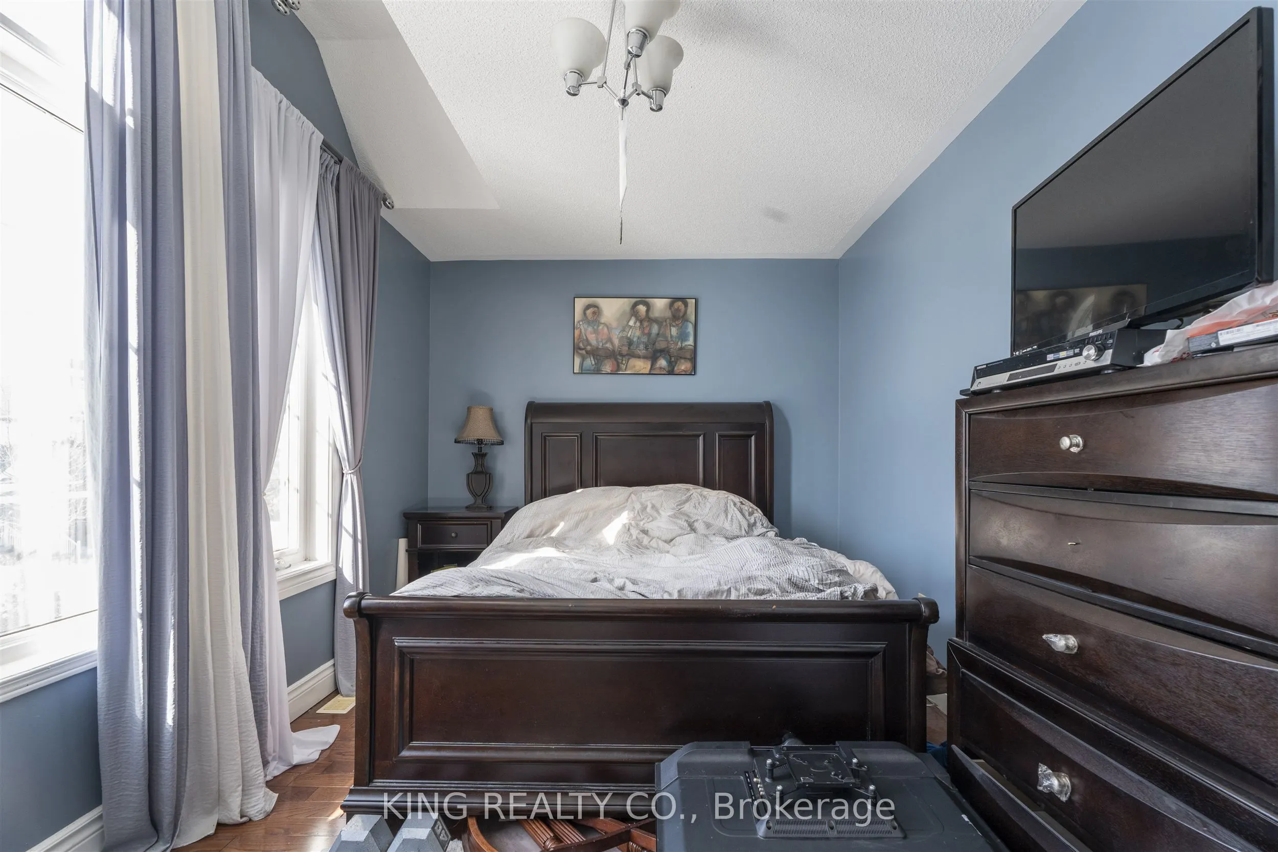 76 Hiberton Crescent