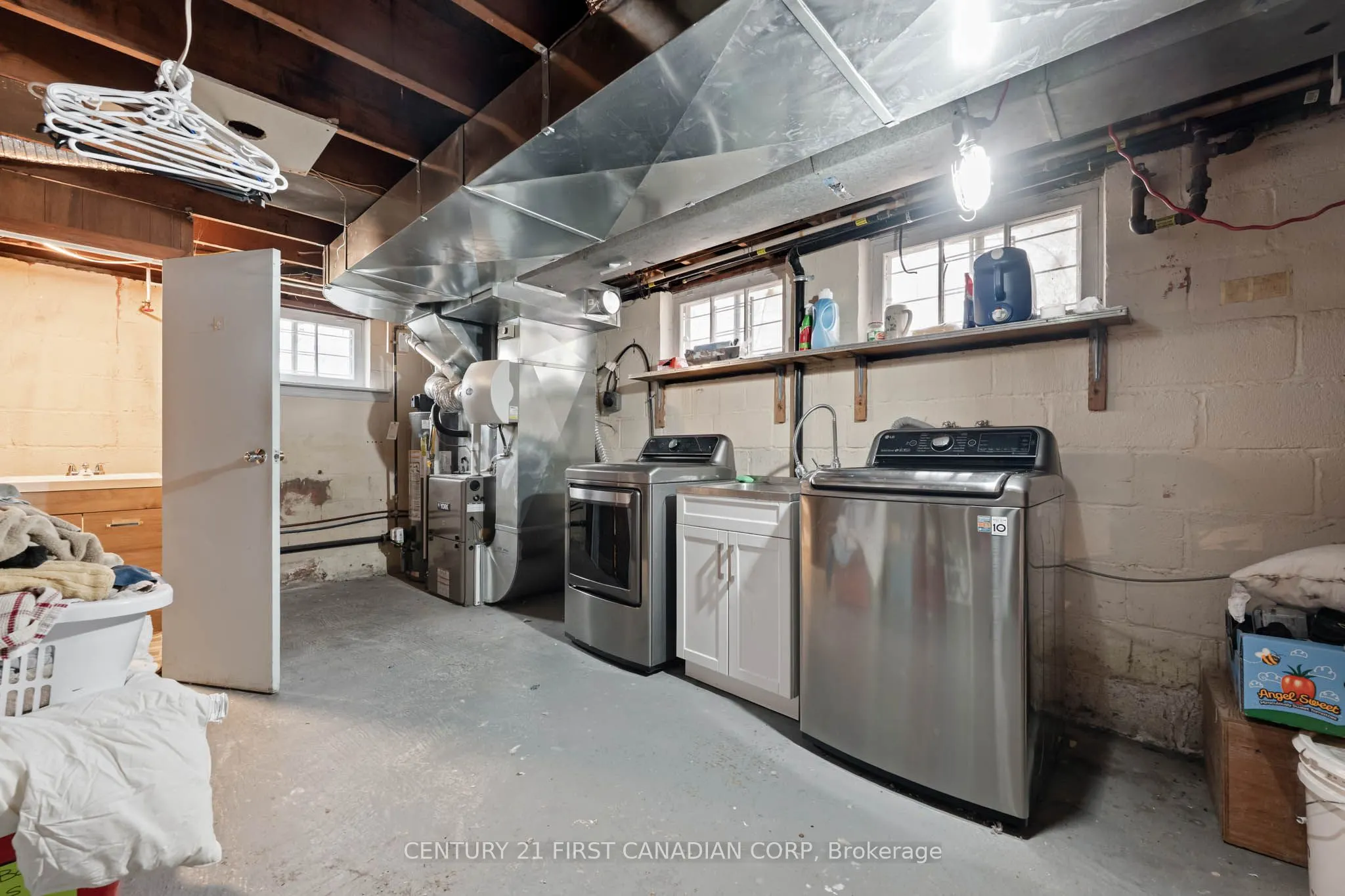 37 Mclaughlin Road N