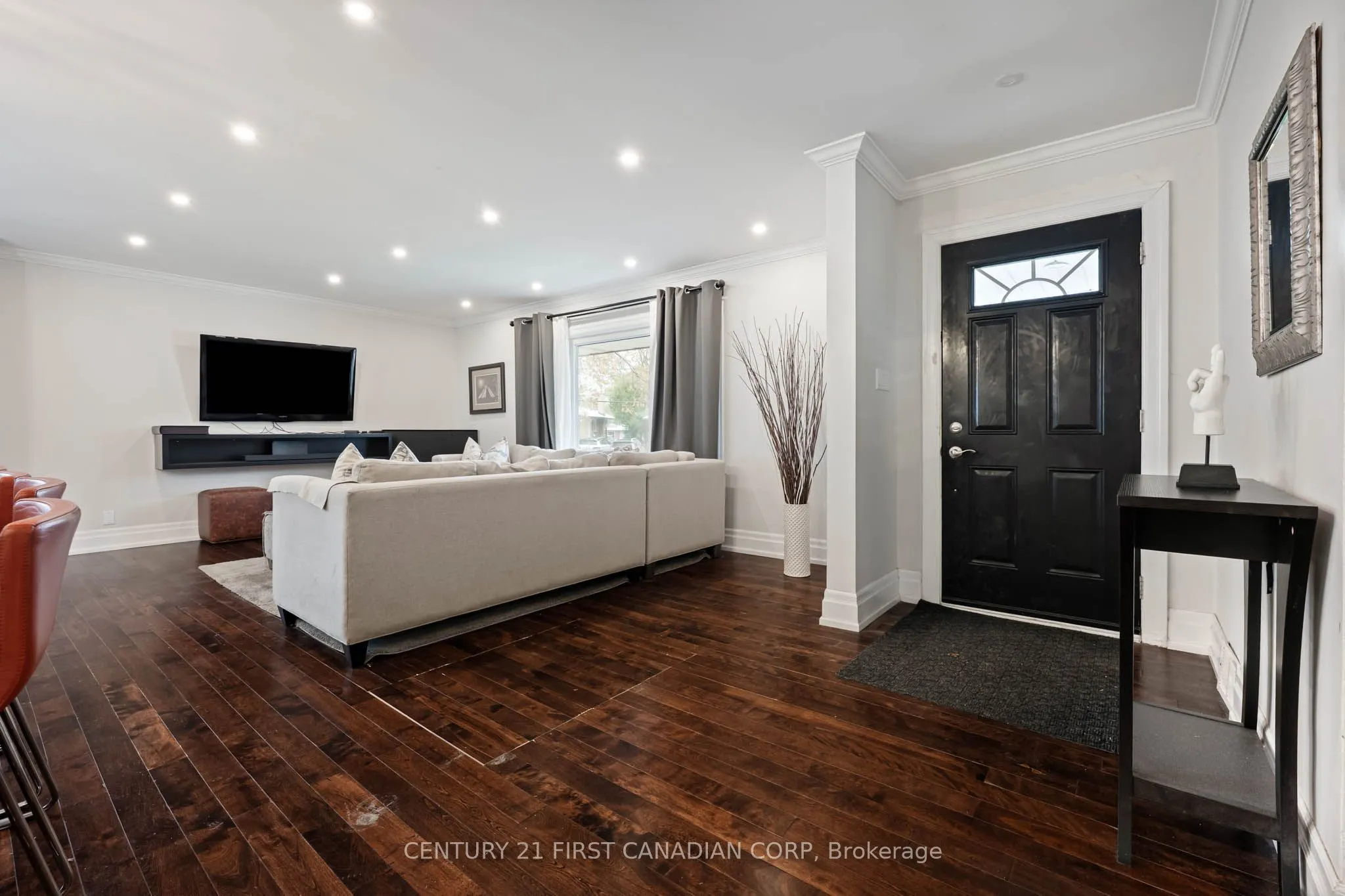 37 Mclaughlin Road N