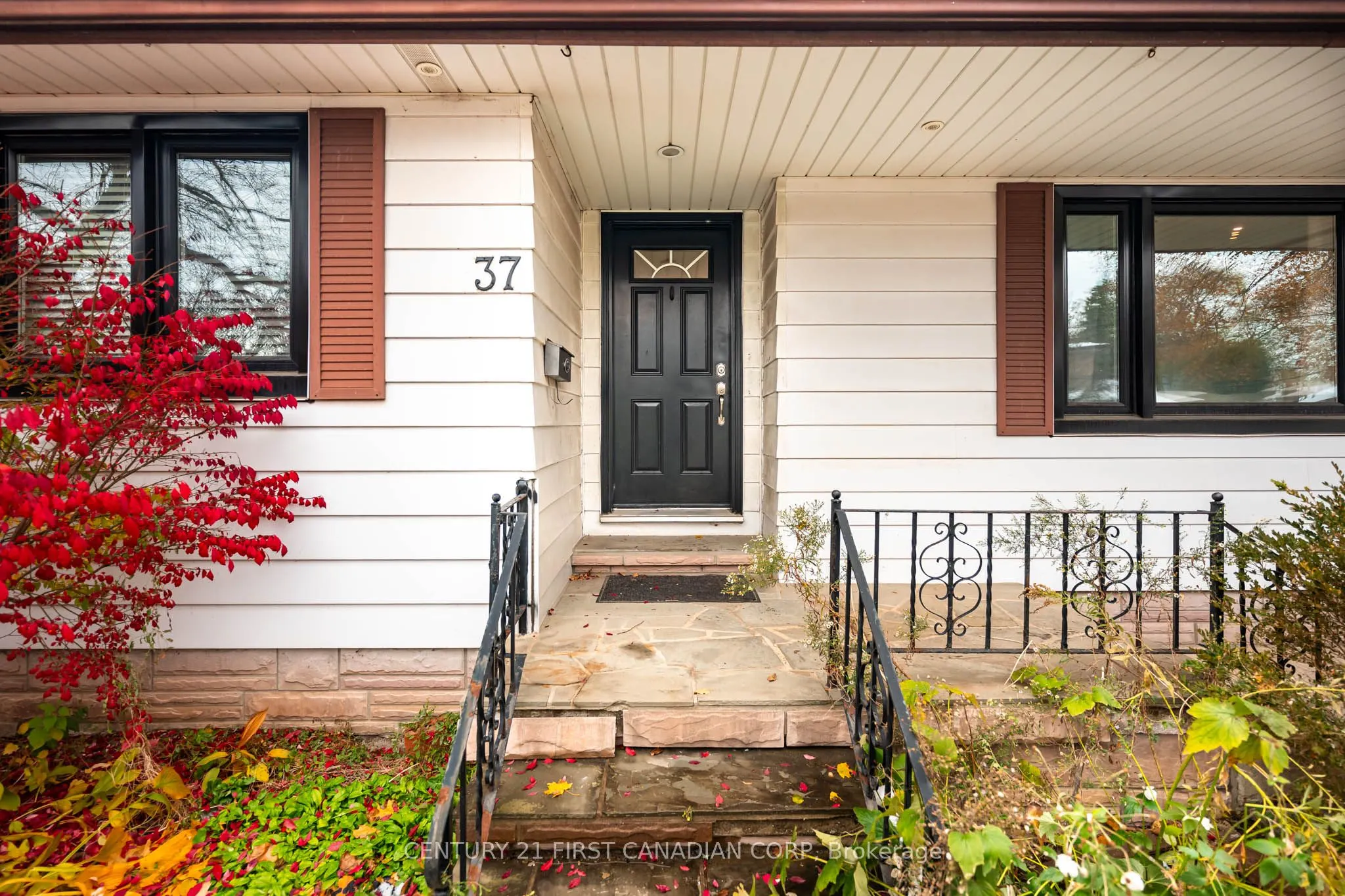 37 Mclaughlin Road N