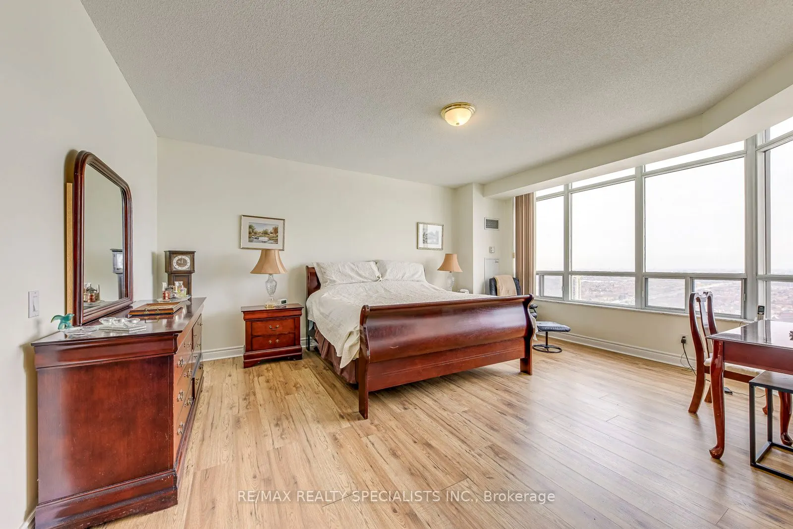 35 Kingsbridge Garden Circle W #3005