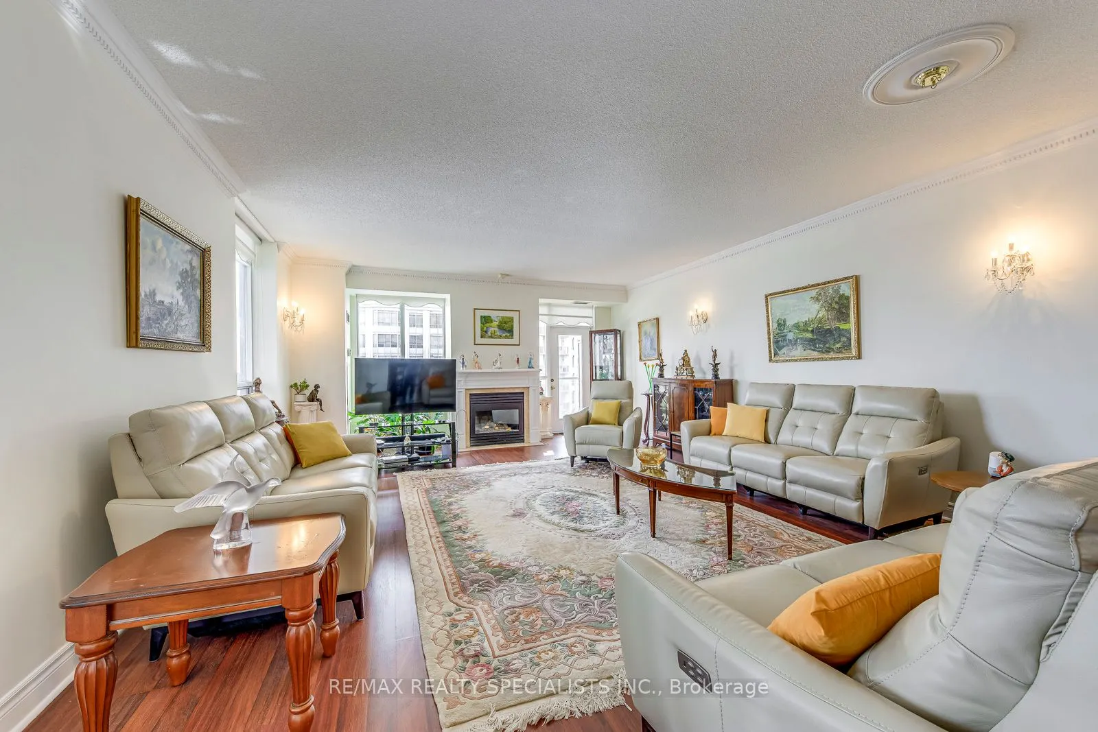 35 Kingsbridge Garden Circle W #3005