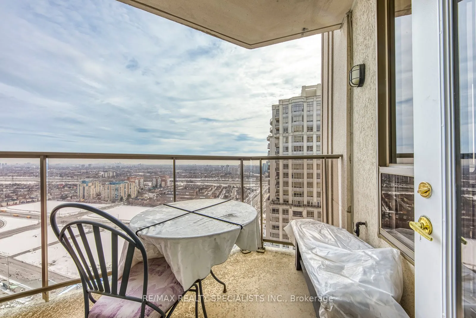 35 Kingsbridge Garden Circle W #3005