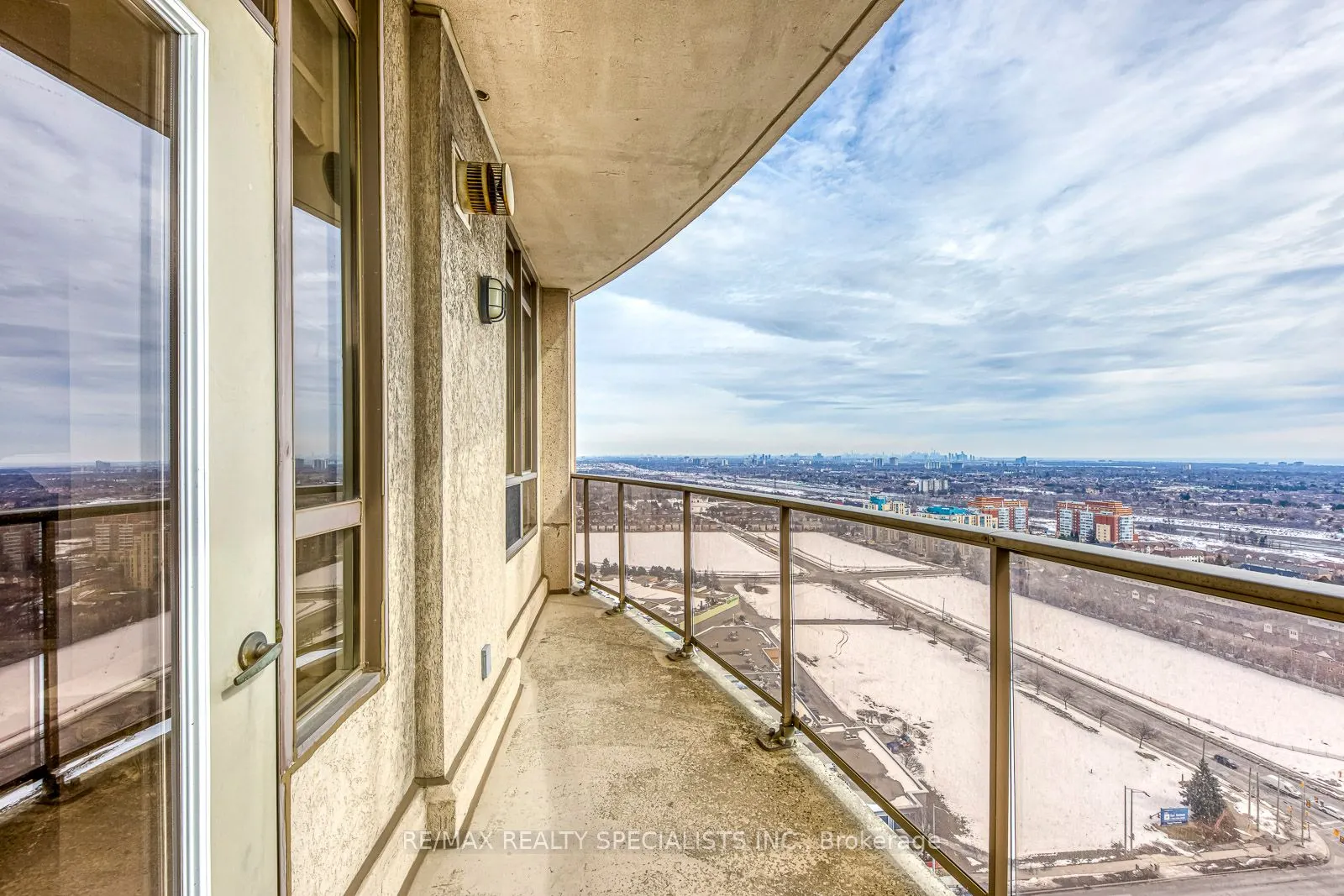 35 Kingsbridge Garden Circle W #3005