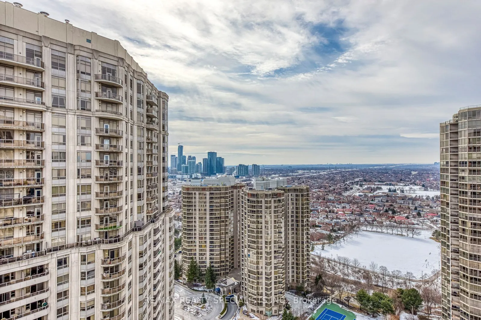 35 Kingsbridge Garden Circle W #3005