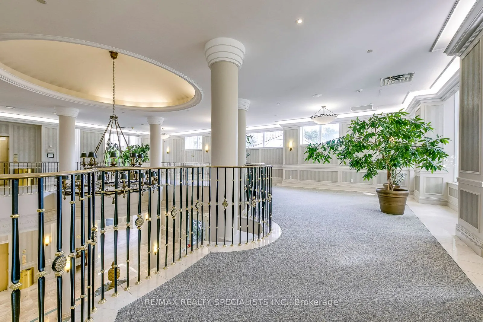 35 Kingsbridge Garden Circle W #3005