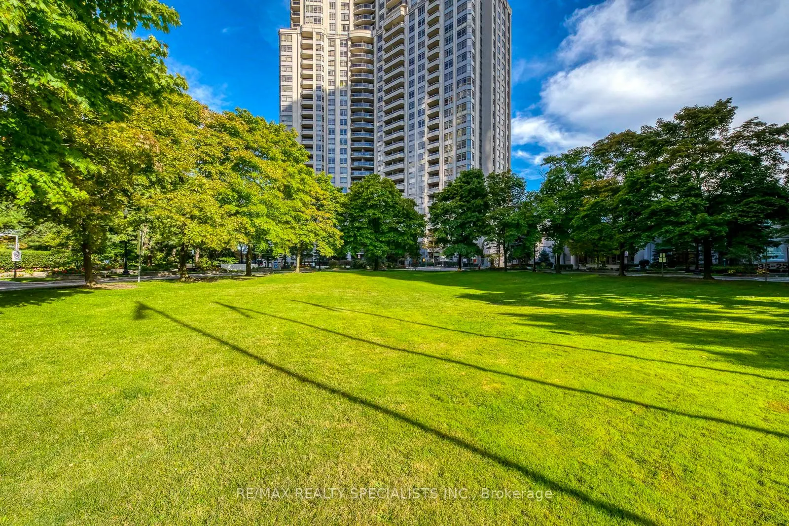 35 Kingsbridge Garden Circle W #3005