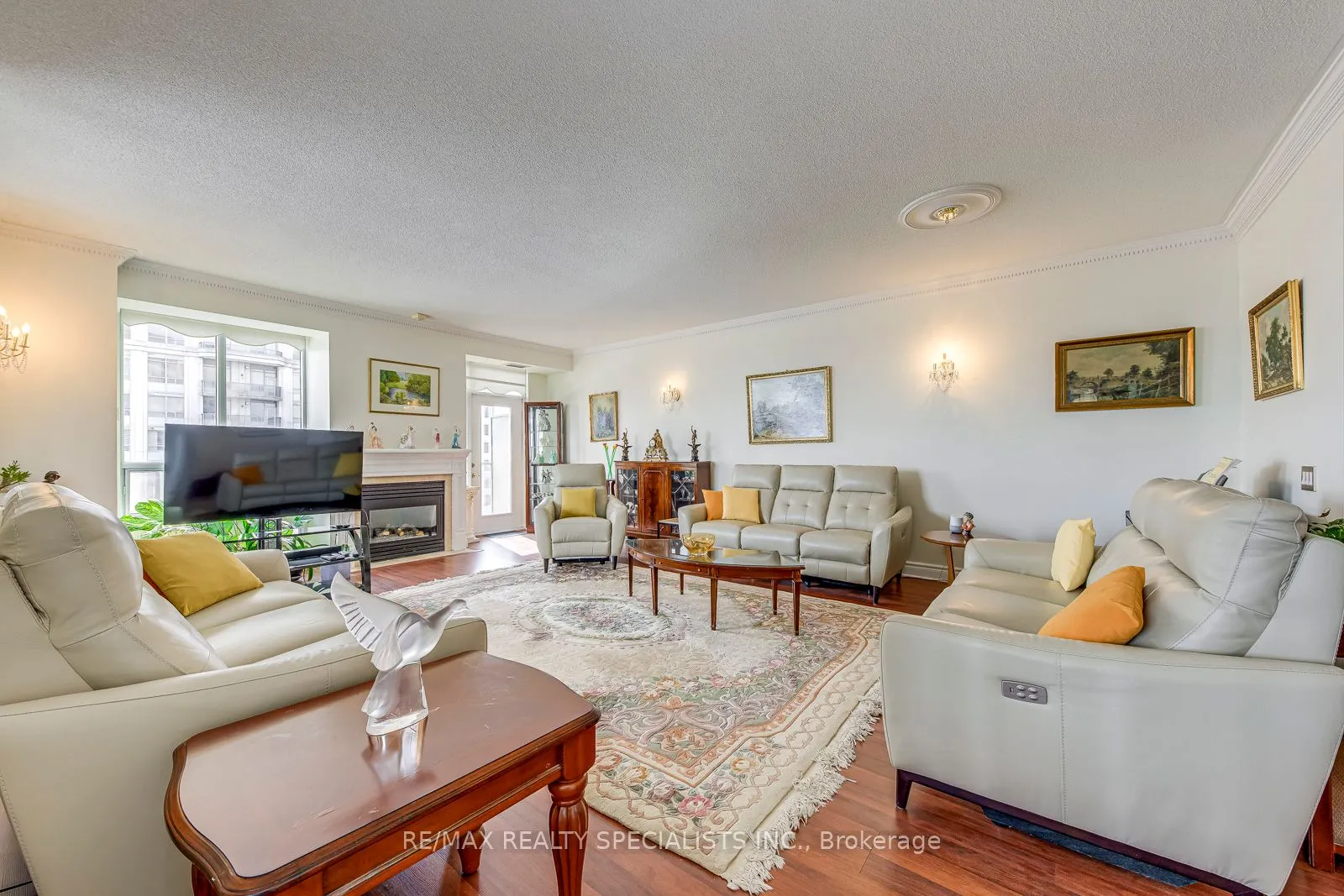 35 Kingsbridge Garden Circle W #3005