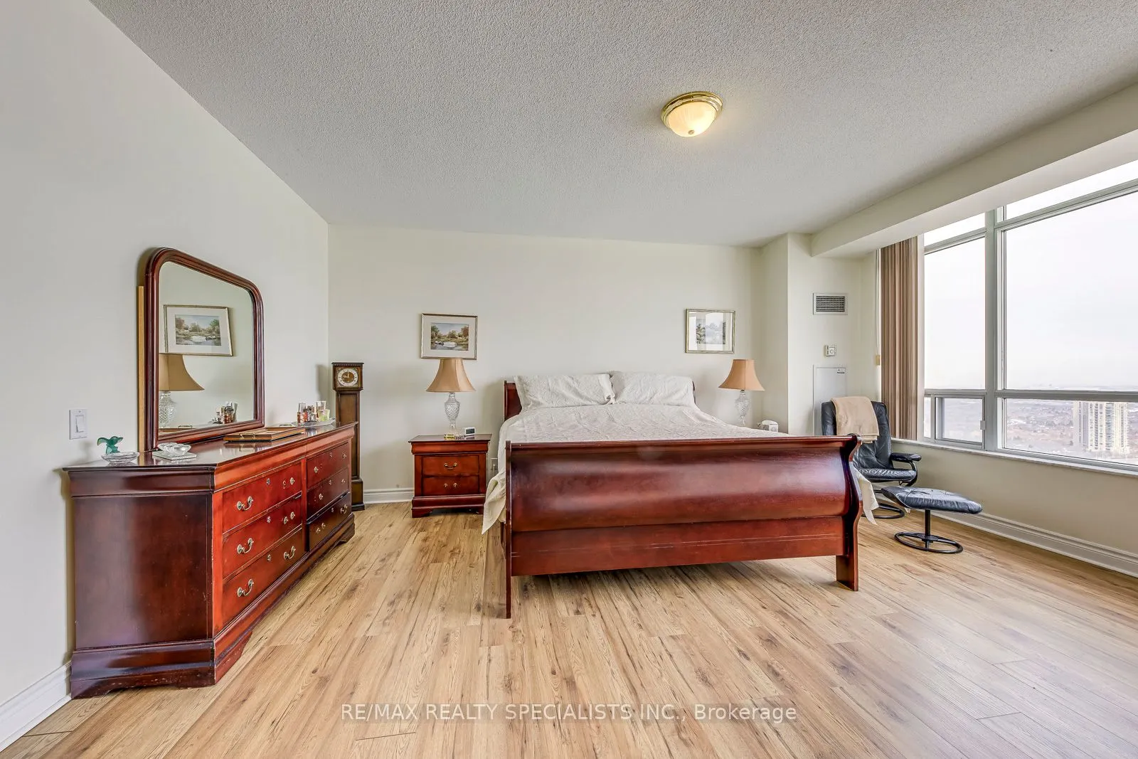 35 Kingsbridge Garden Circle W #3005