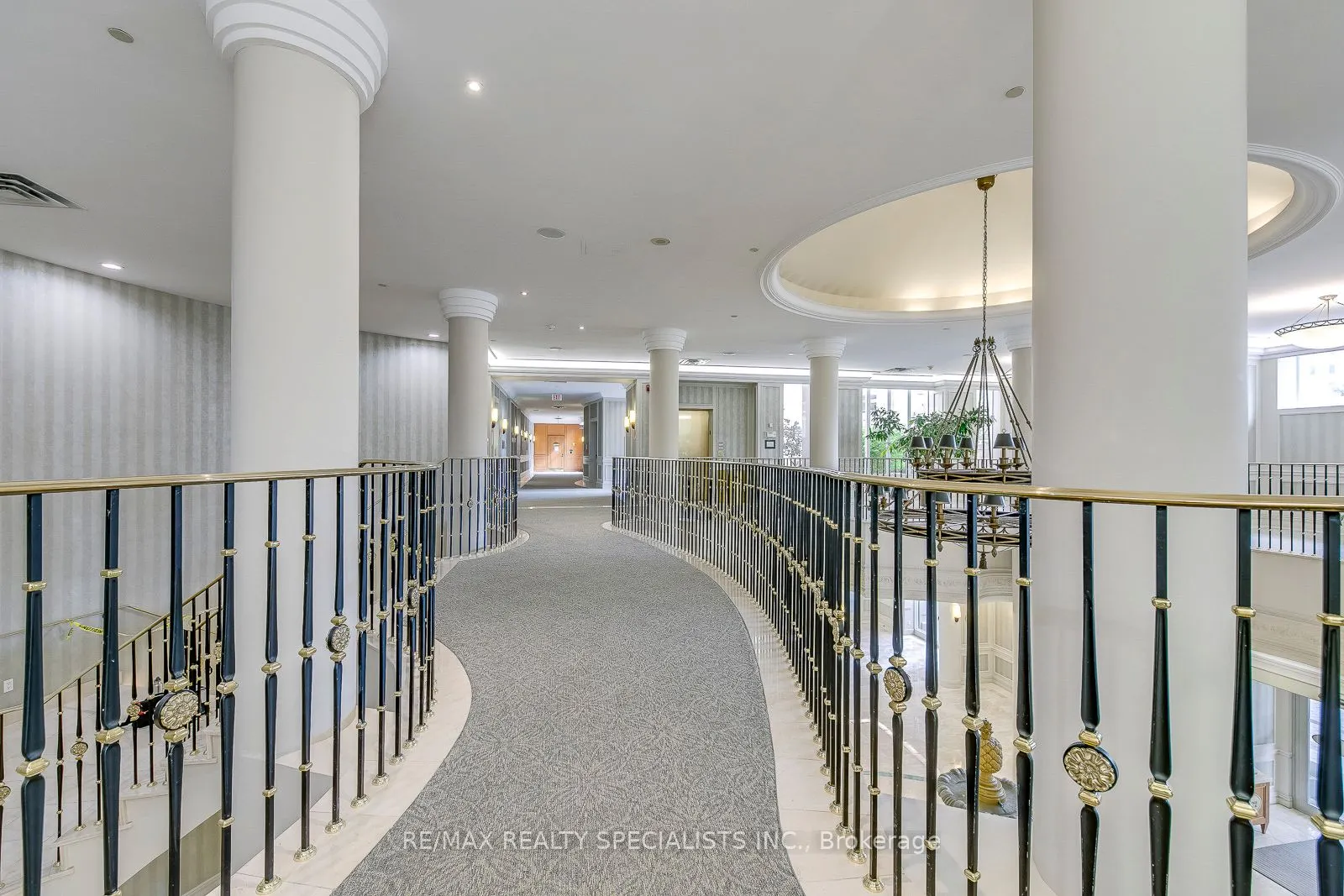 35 Kingsbridge Garden Circle W #3005