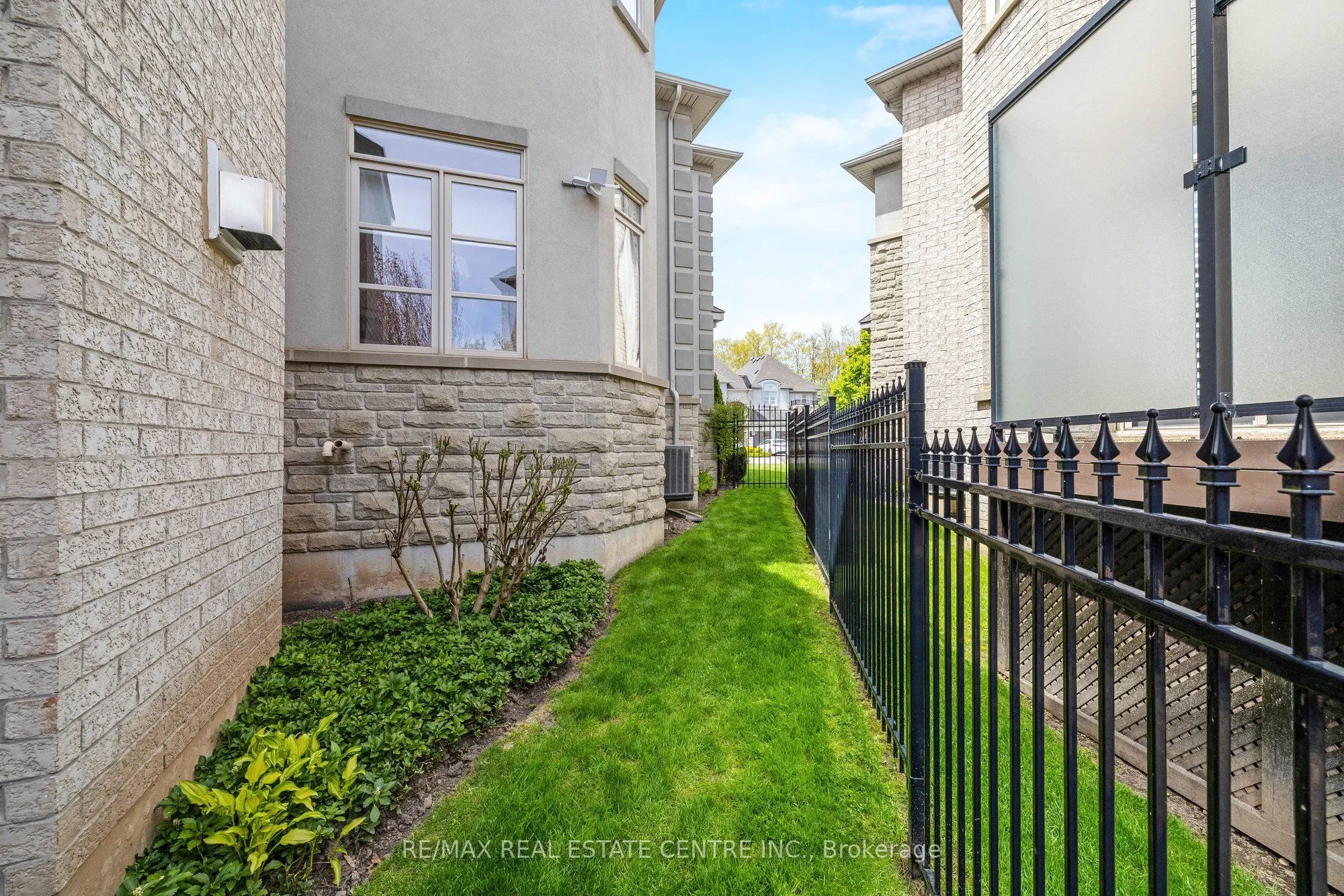 3168 Watercliffe Court