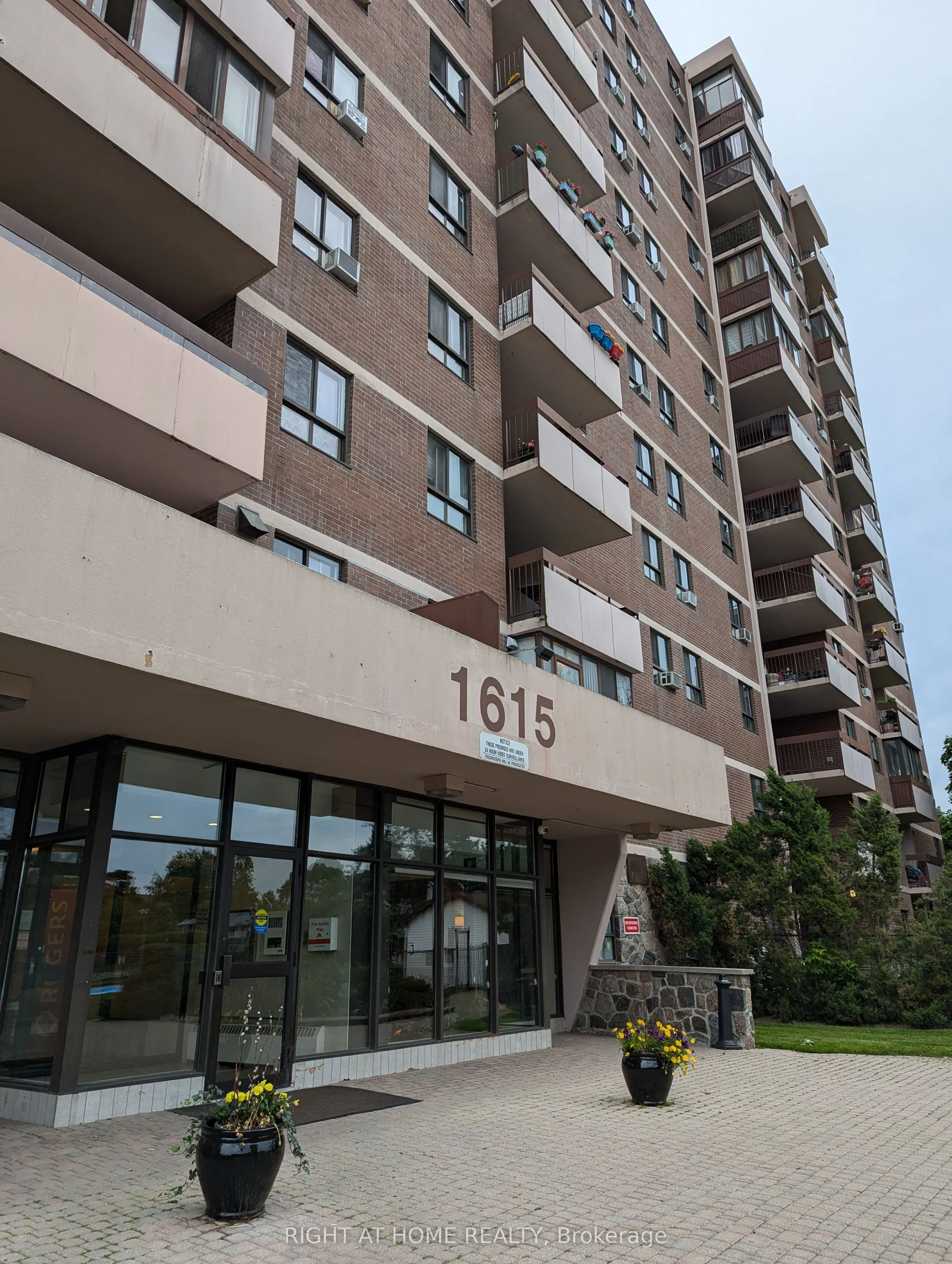 1615 Bloor Street N #708