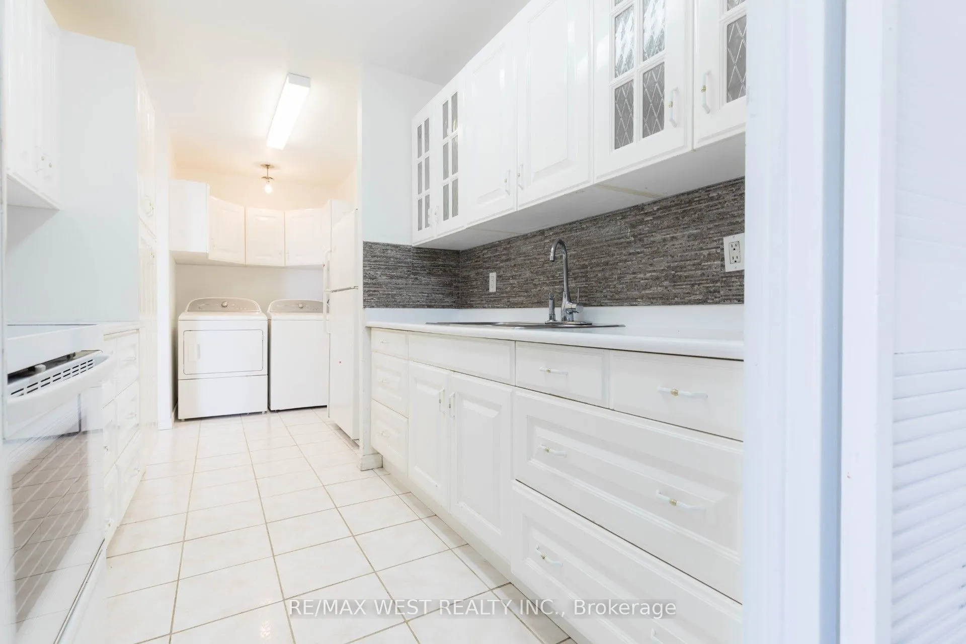 3025 Queen Frederica Drive #1503