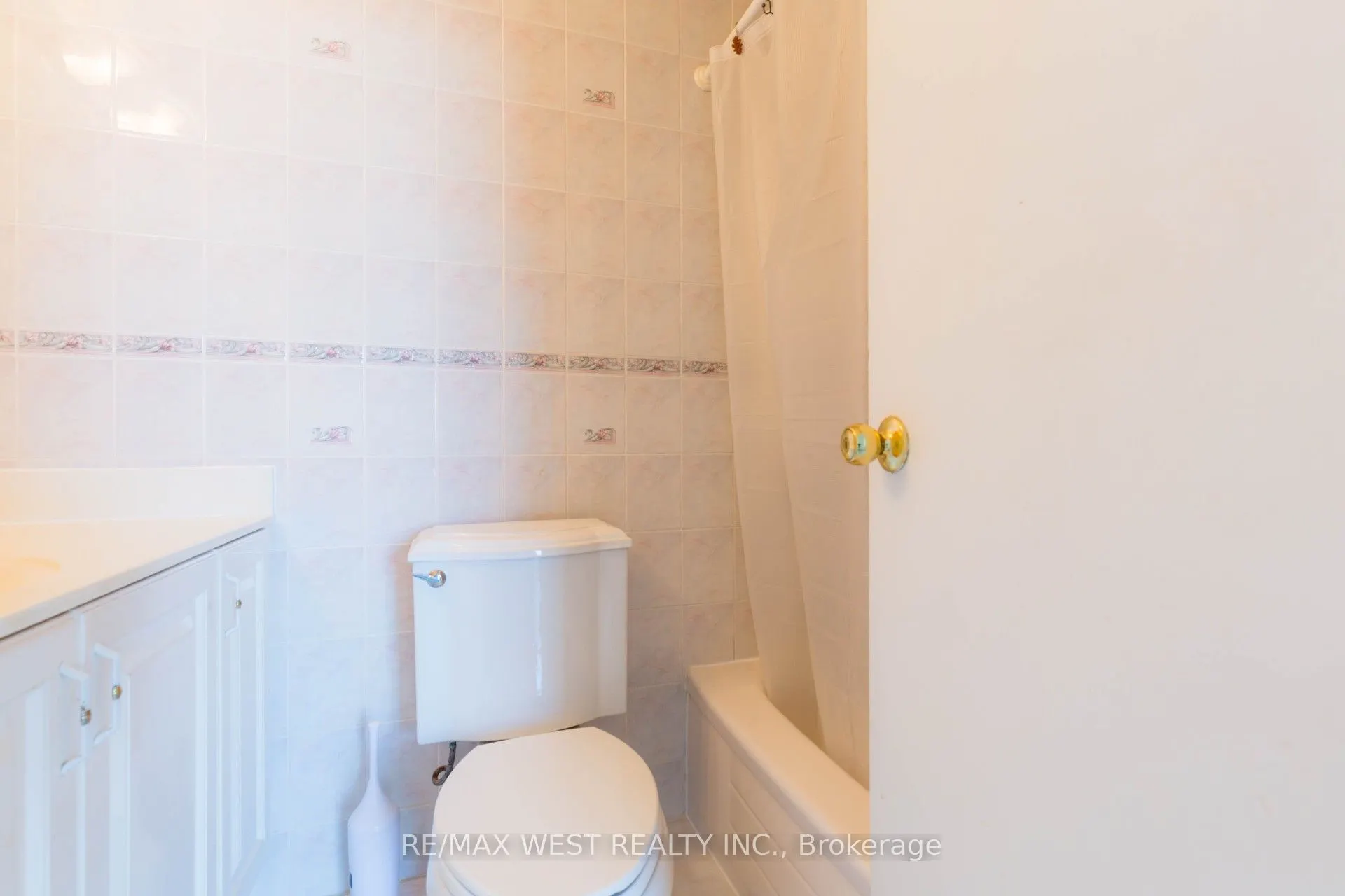 3025 Queen Frederica Drive #1503