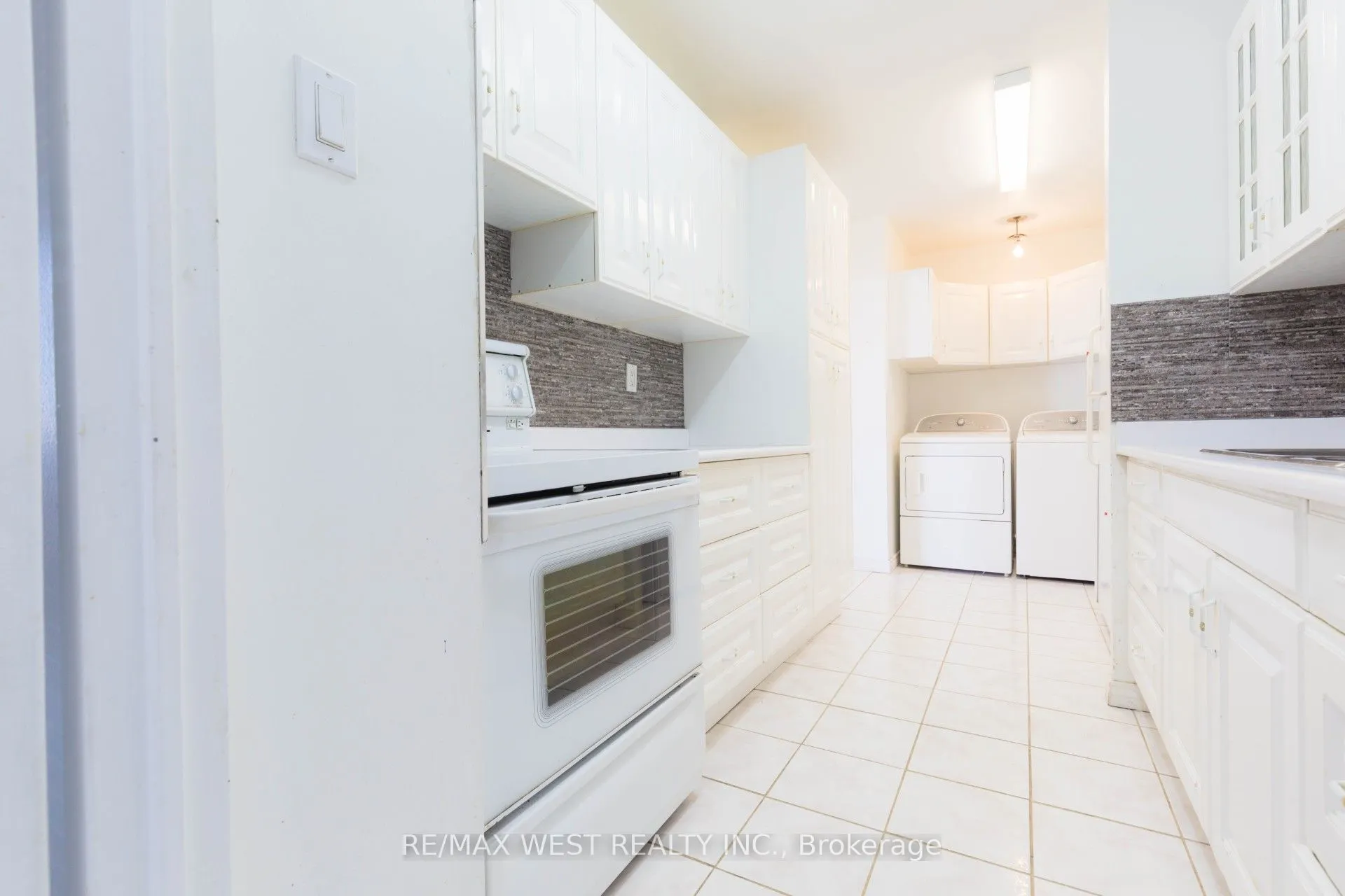 3025 Queen Frederica Drive #1503