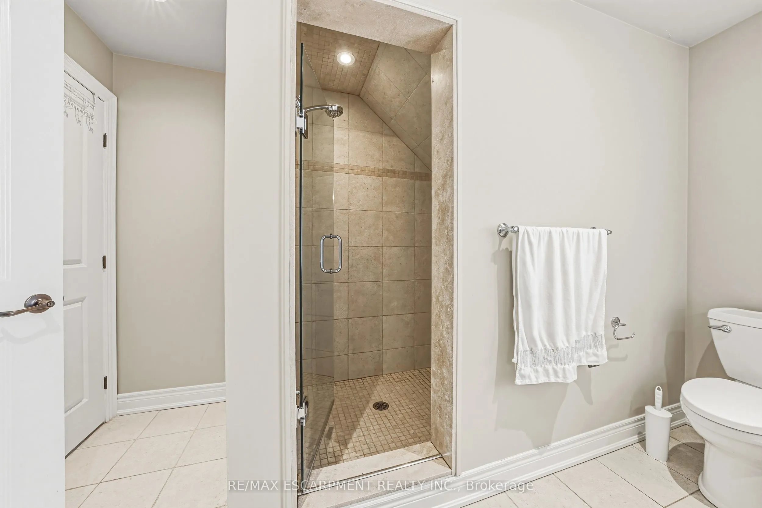 976 Shadeland Avenue #3