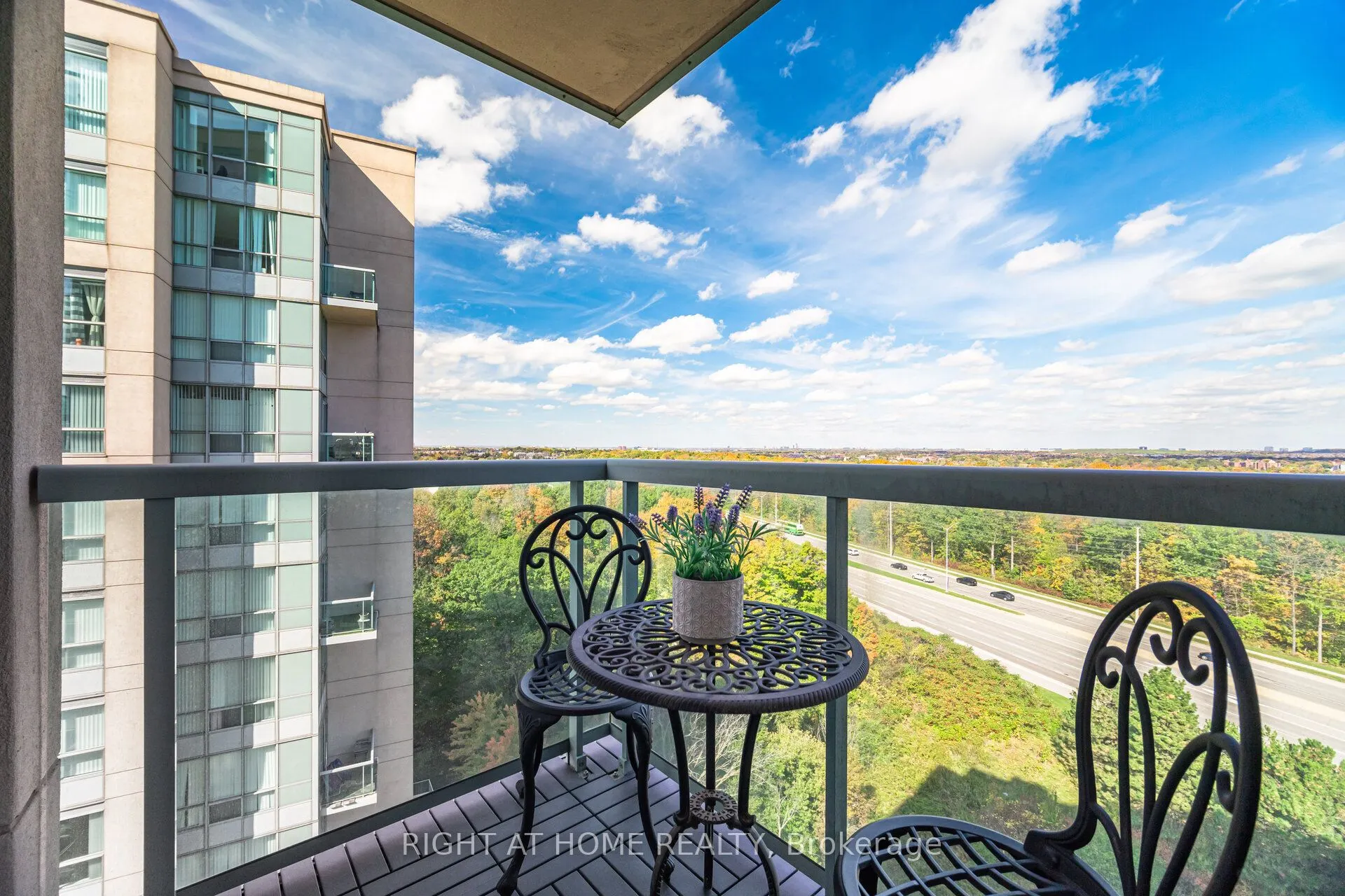 2545 Erin Centre Boulevard #1211