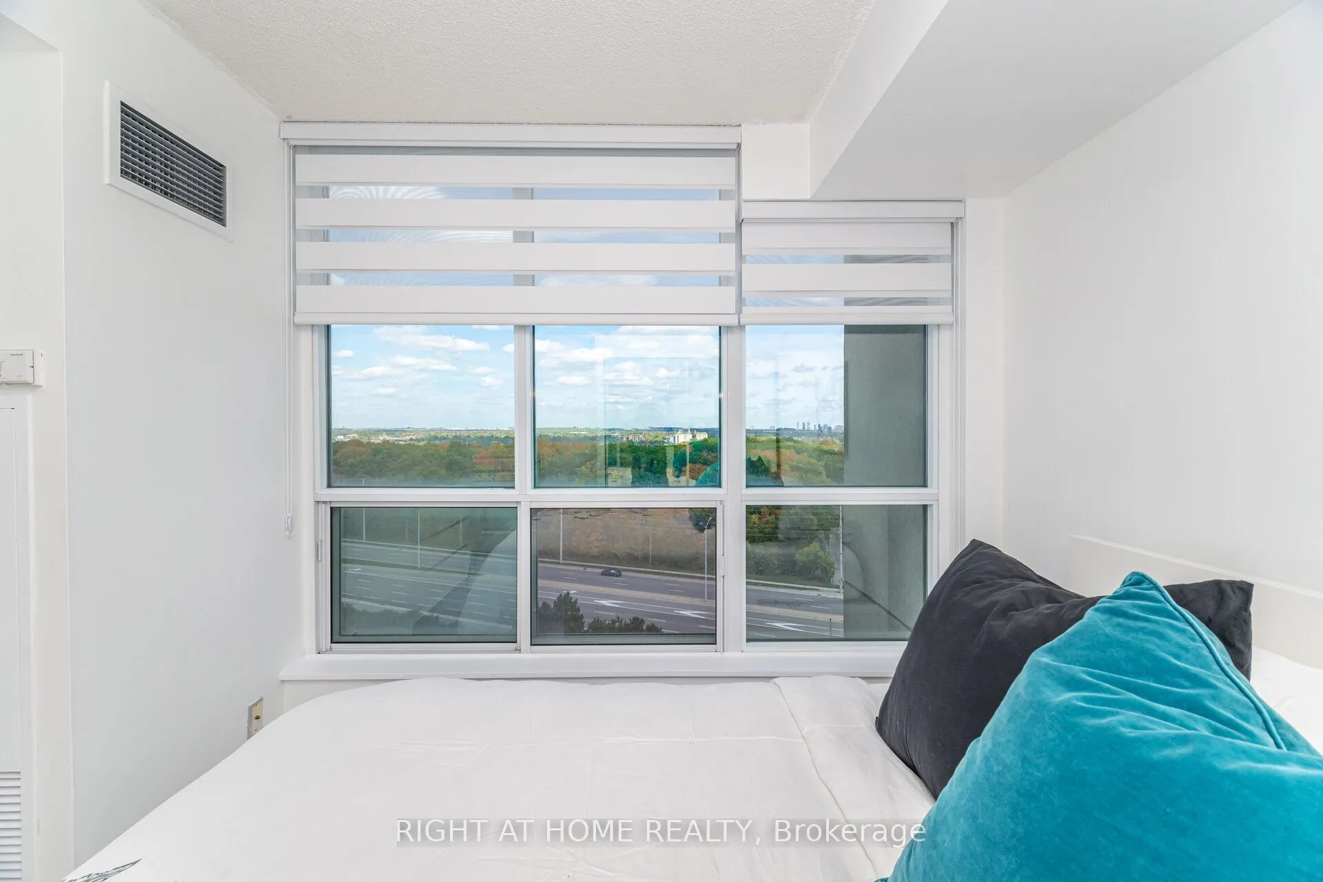 2545 Erin Centre Boulevard #1211