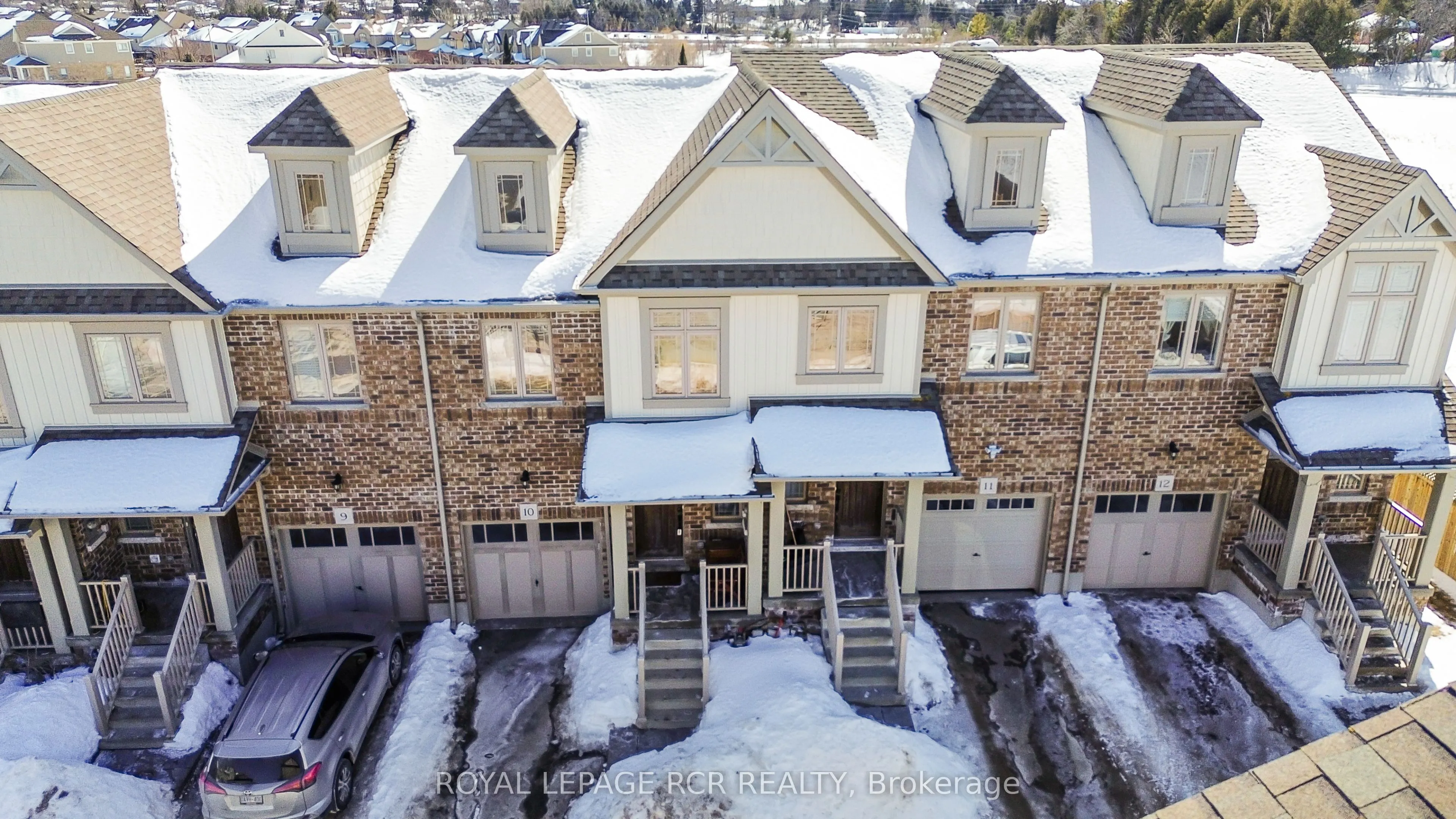 124 Parkinson Crescent #10