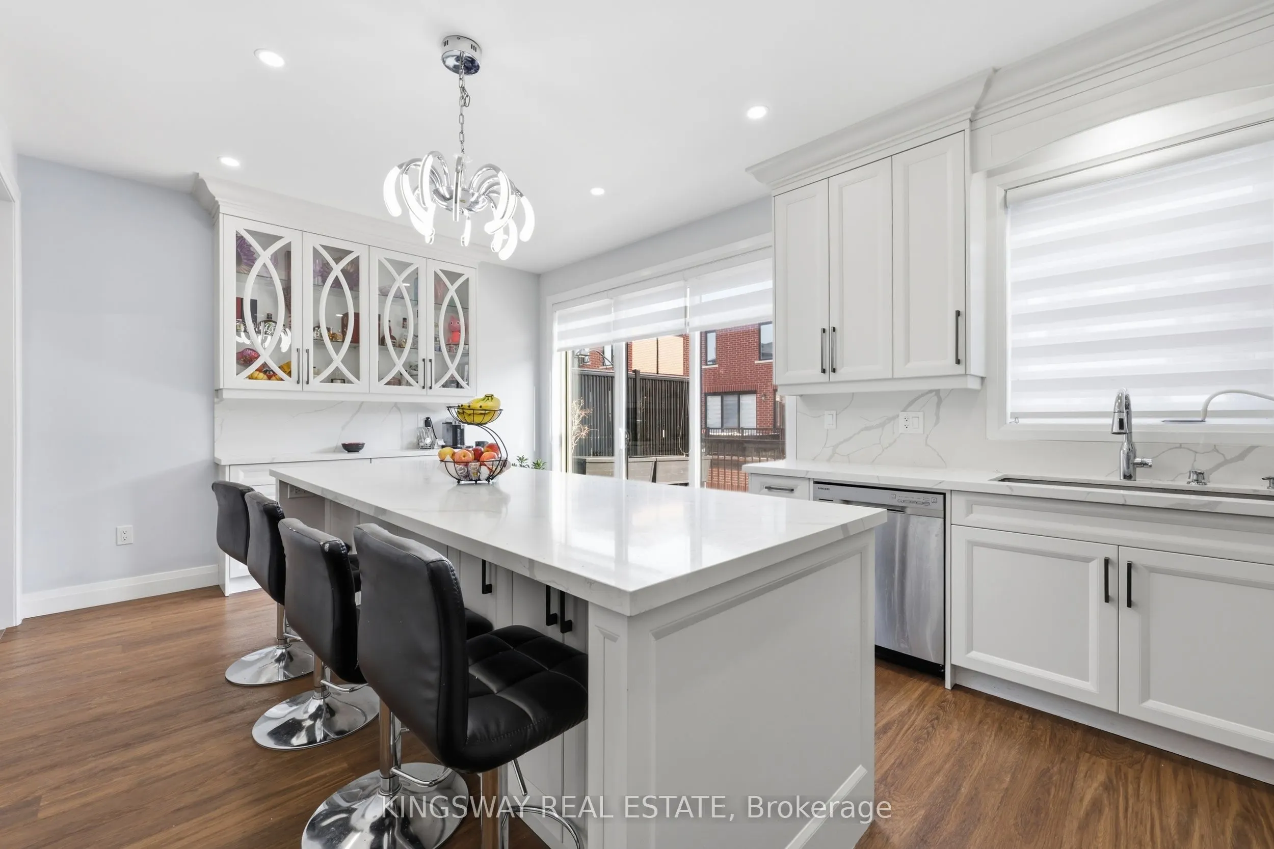 975 WHITLOCK Avenue #20