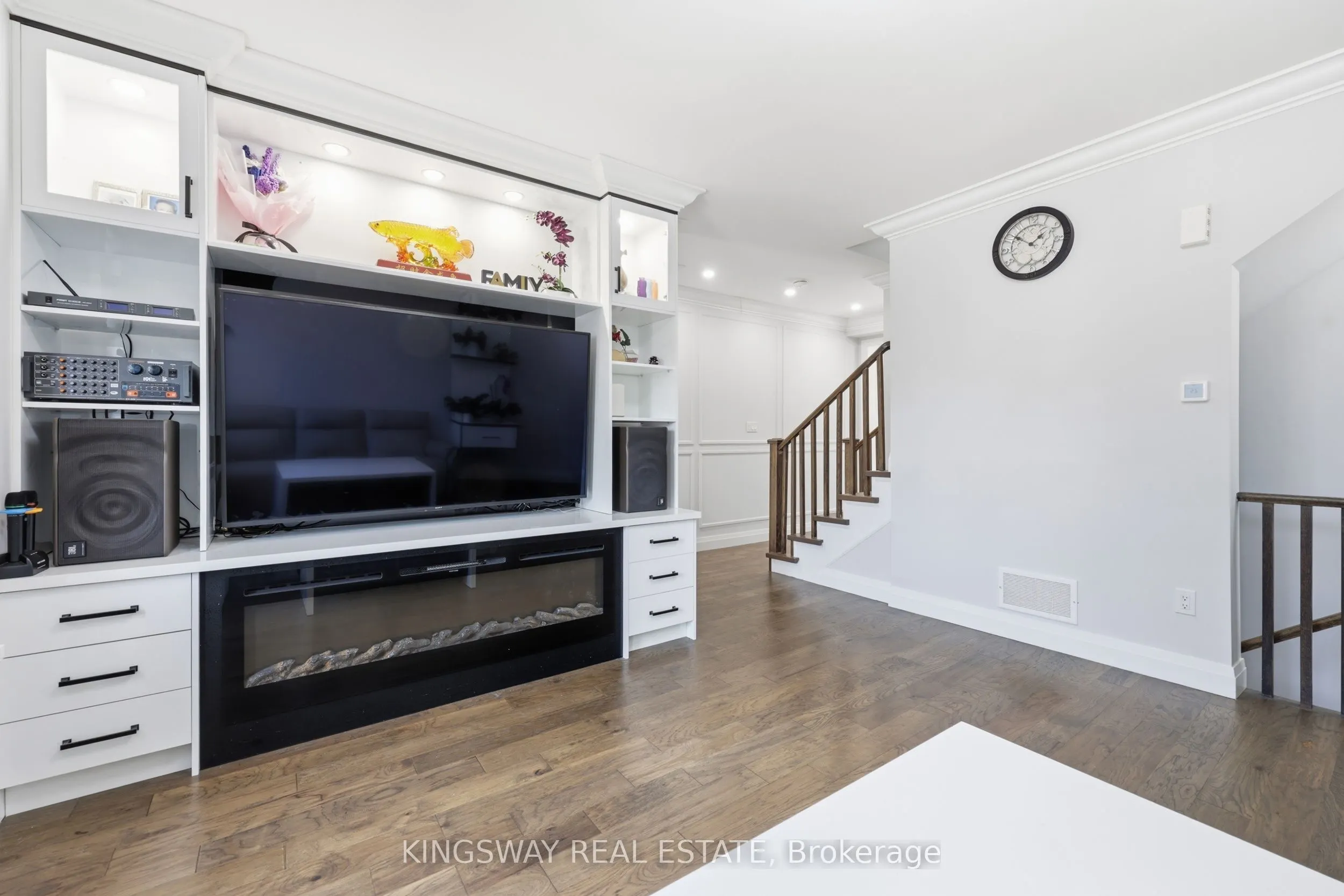 975 WHITLOCK Avenue #20