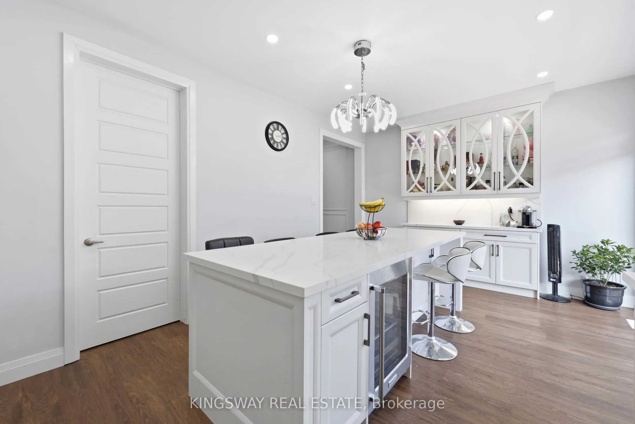 975 WHITLOCK Avenue #20